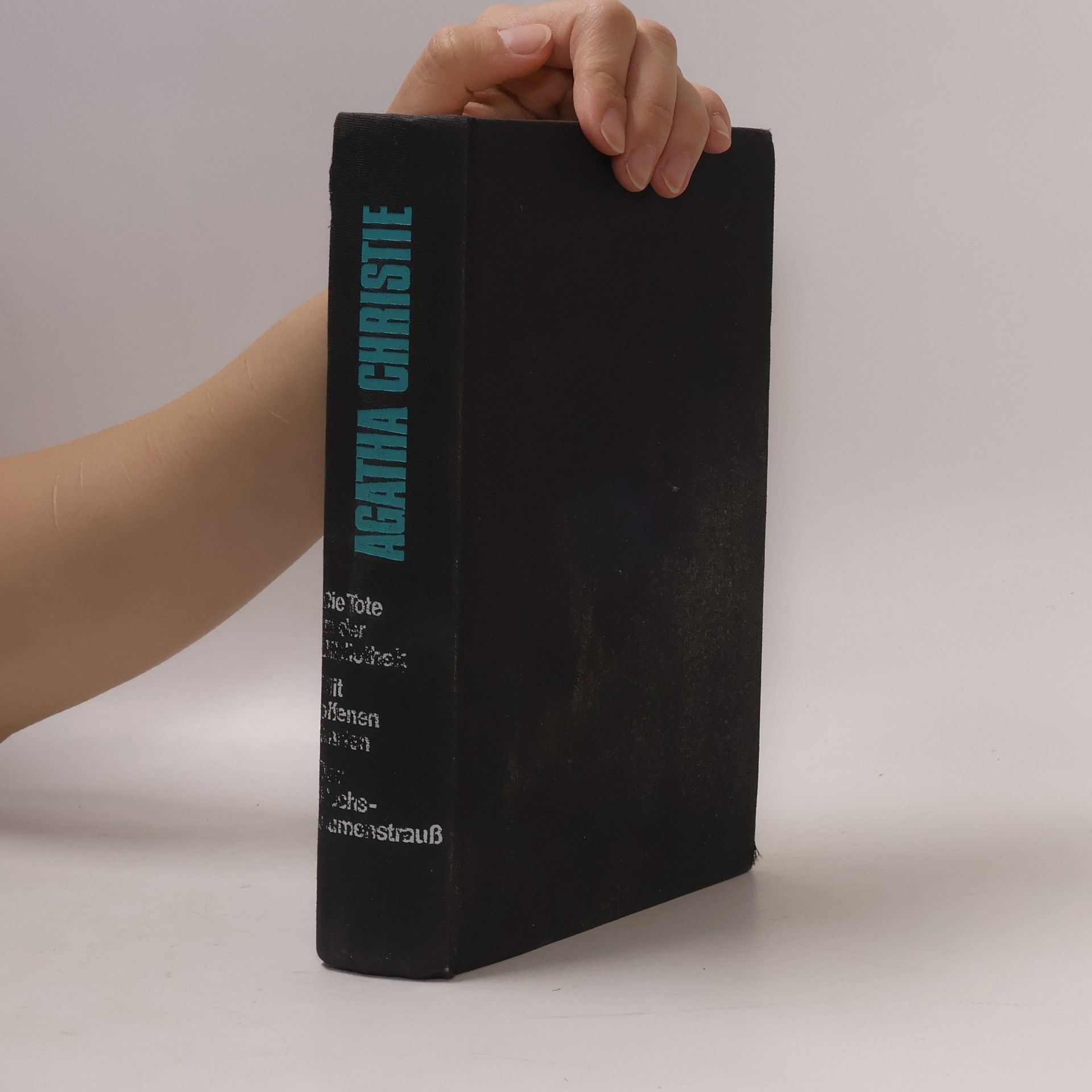 Agatha Christie Die Tote in der Bibliothek/Mit offenen Karten/Der Wachs-blumen-strauß