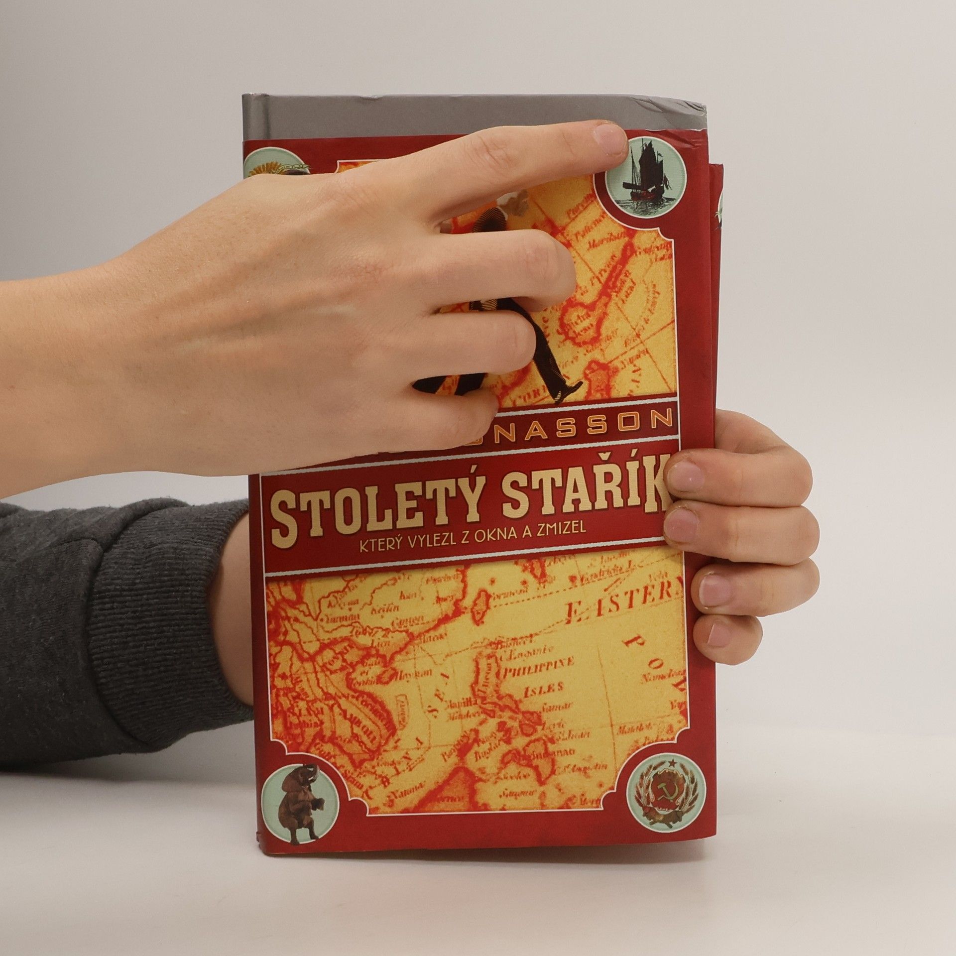 Jonas Jonasson Stoletý stařík, který vylezl z okna a zmizel