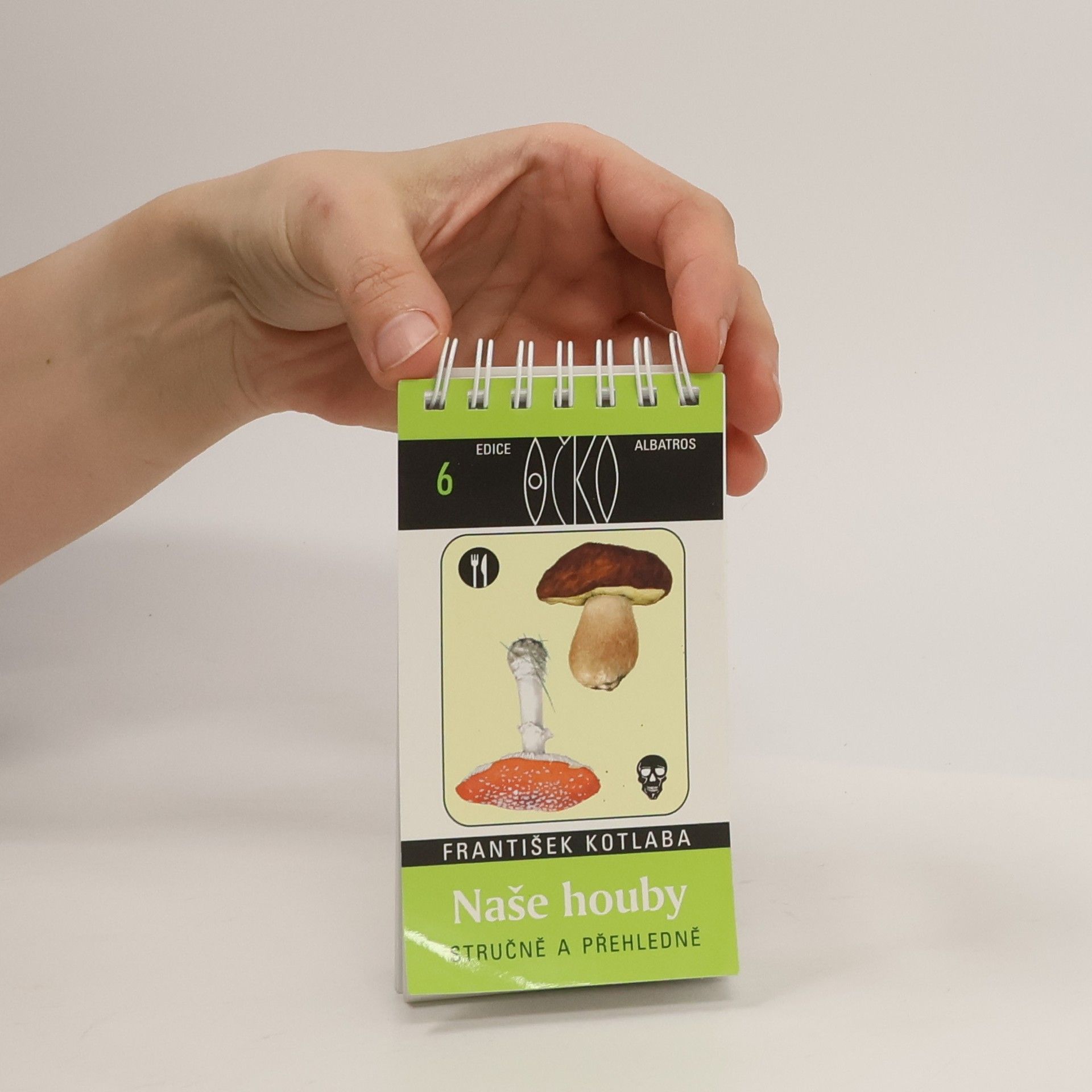 František Kotlaba Naše houby. Stručně a přehledně.