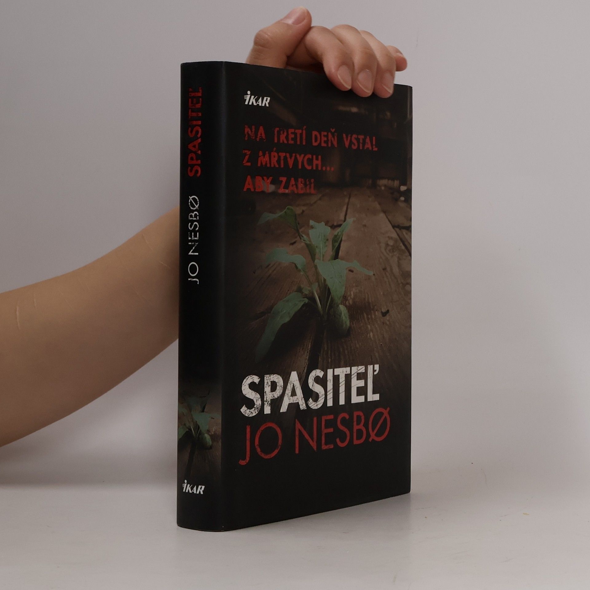 Jo Nesbø Spasitel'