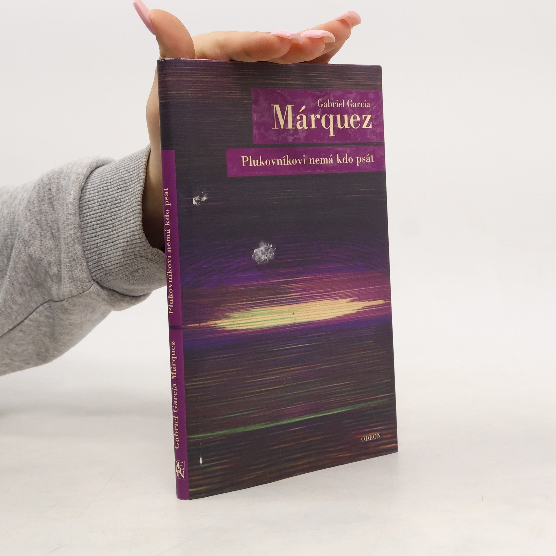 Gabriel García Márquez Plukovníkovi nemá kdo psát