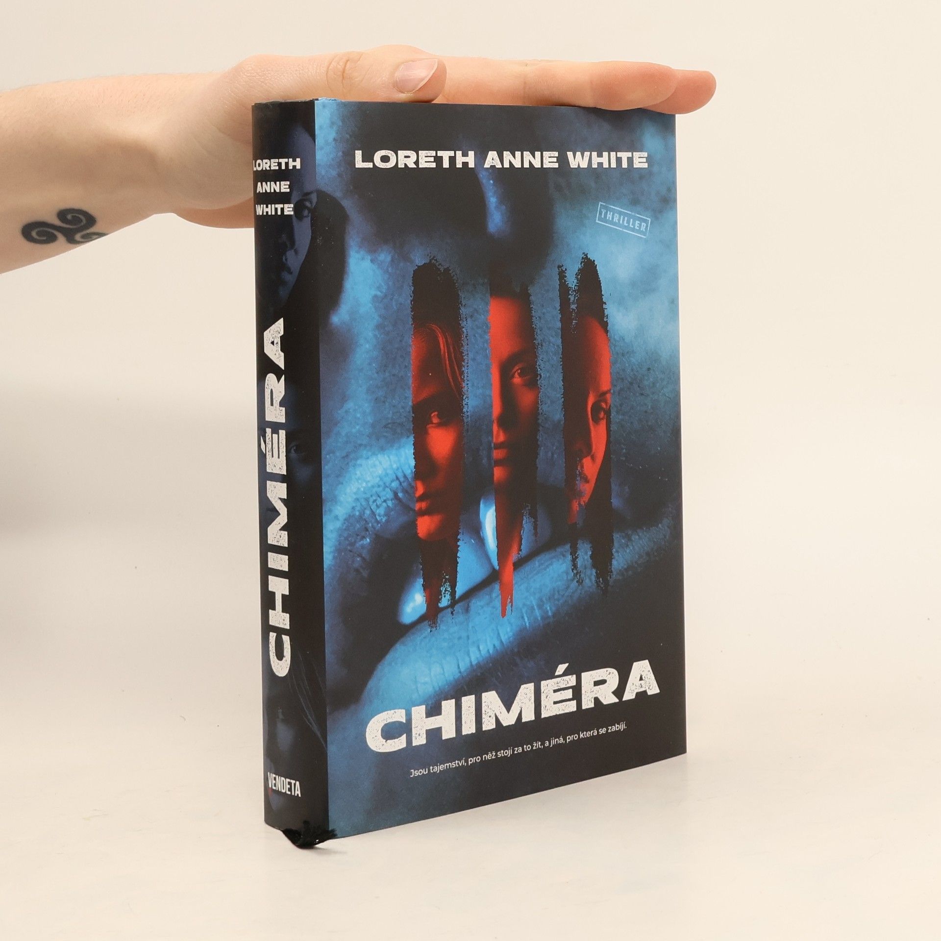 Loreth Anne White Chiméra