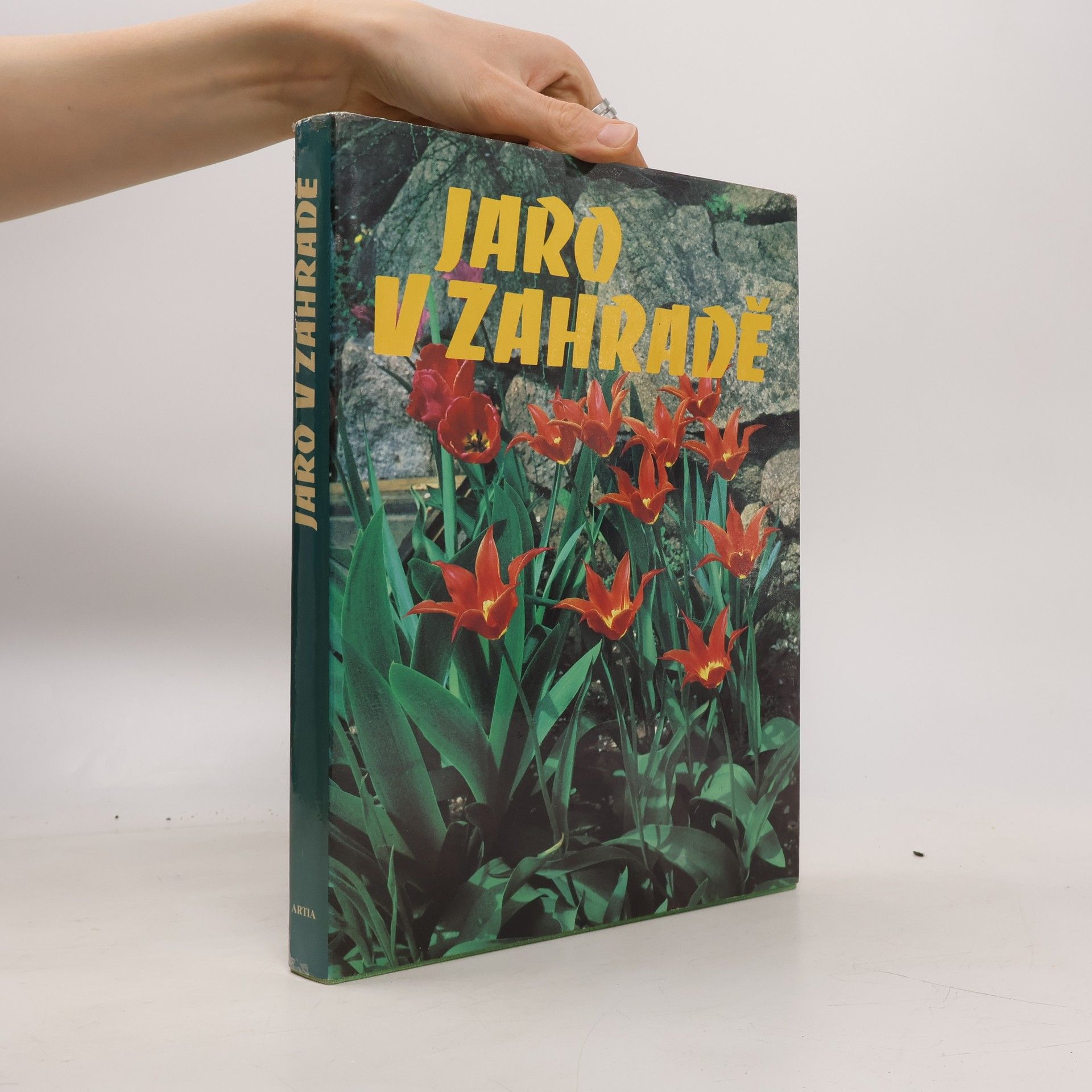 Autorenkollektiv Jaro v zahradě