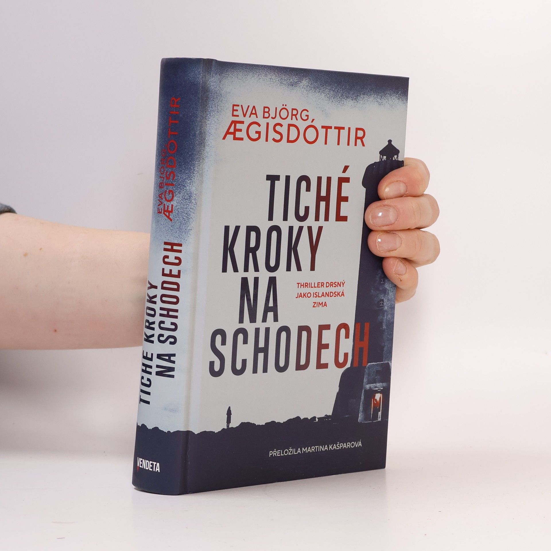 Eva Bjorg Ægisdóttir Tiché kroky na schodech