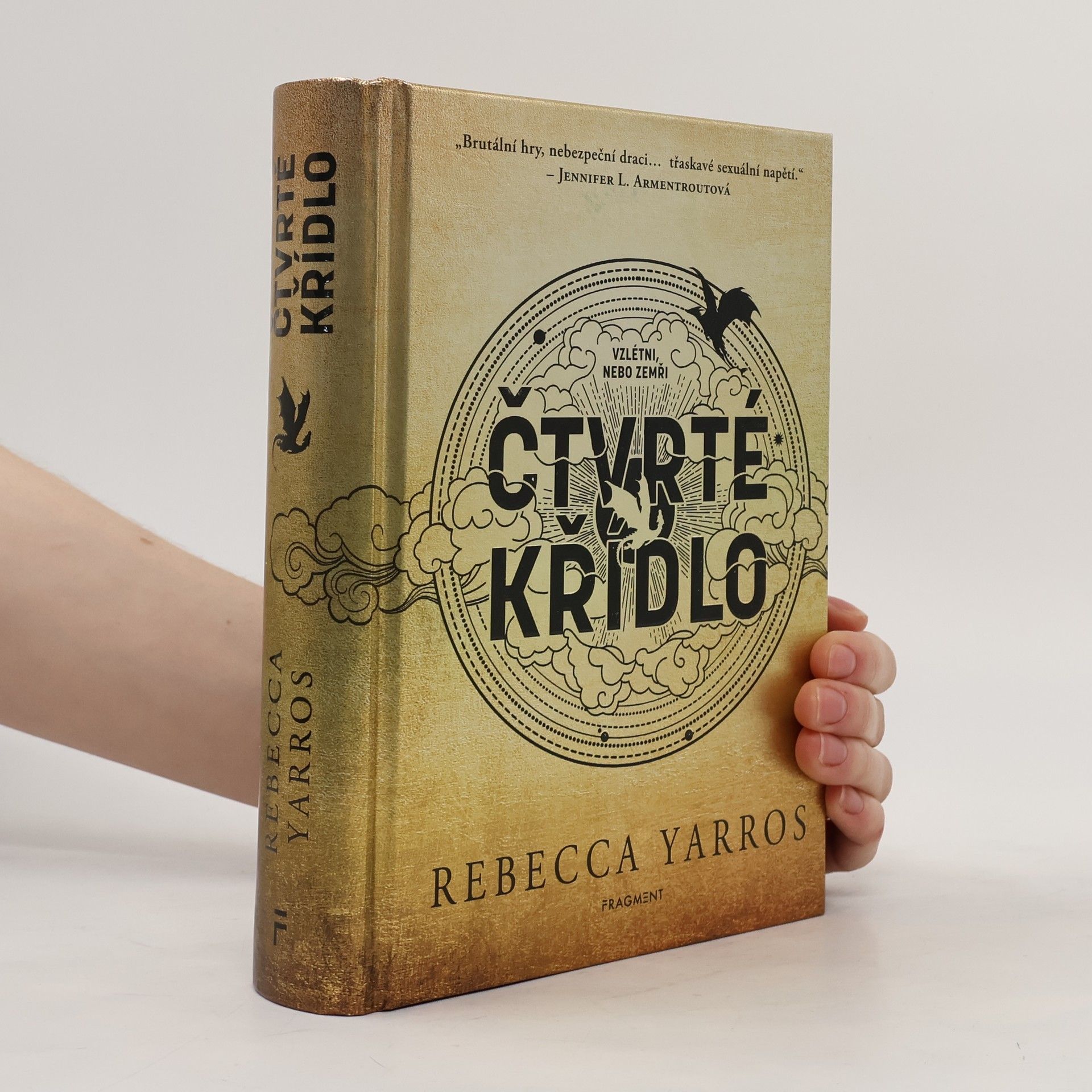 Rebecca Yarros Čtvrté křídlo