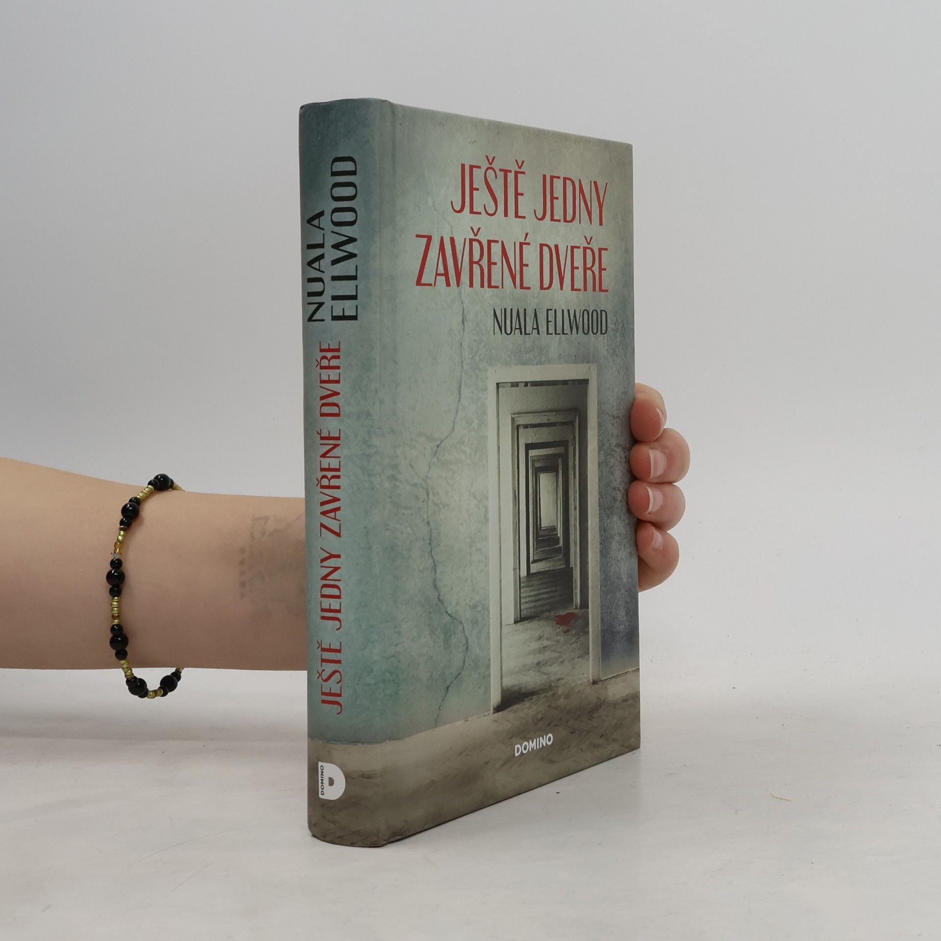 Nuala Ellwood Ještě jedny zavřené dveře