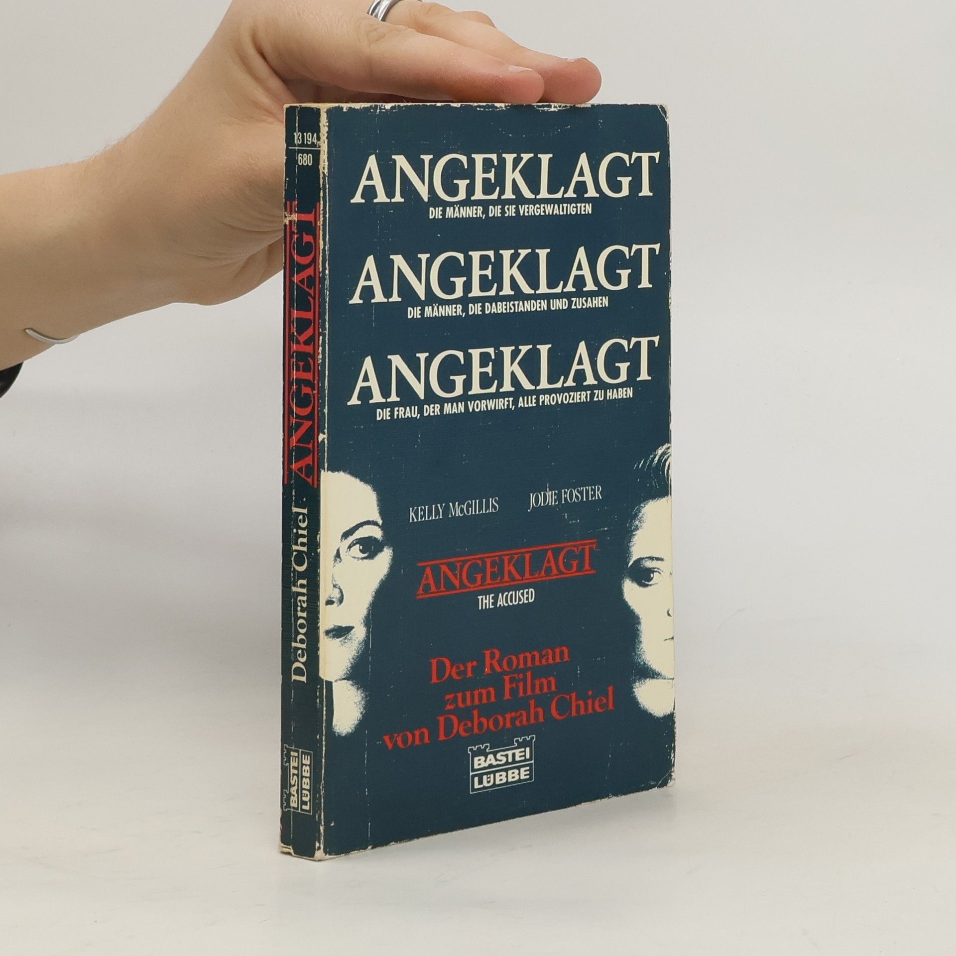 Deborah Chiel Angeklagt