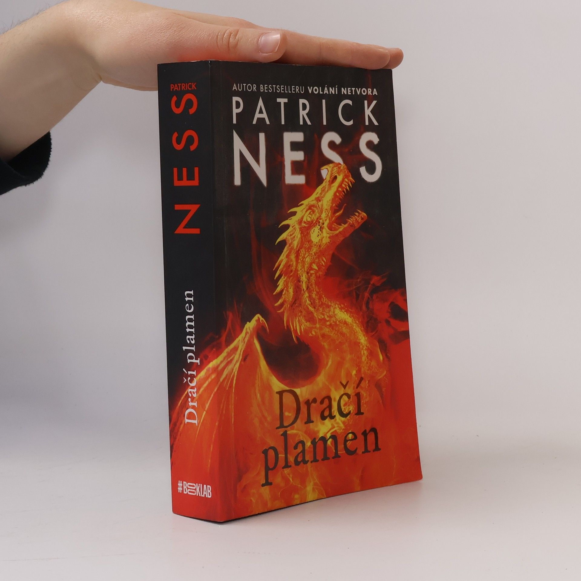 Patrick Ness Dračí plamen