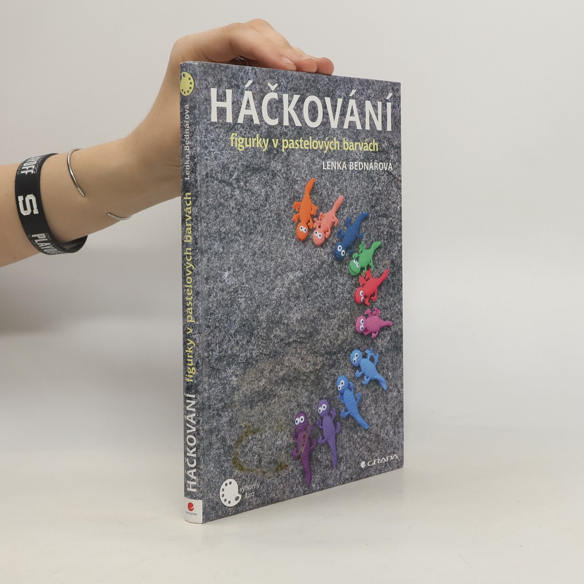 Tomáš Bednář Háčkování : figurky v pastelových barvách