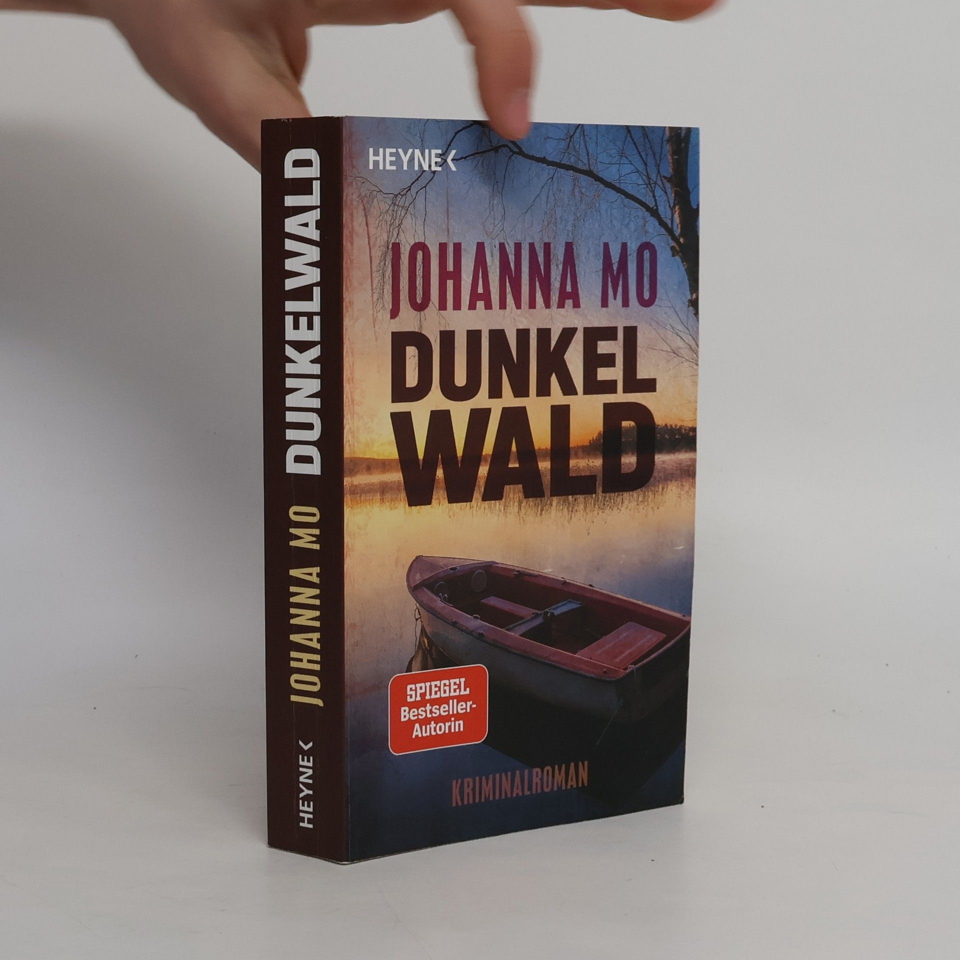 Johanna Mo Dunkelwald
