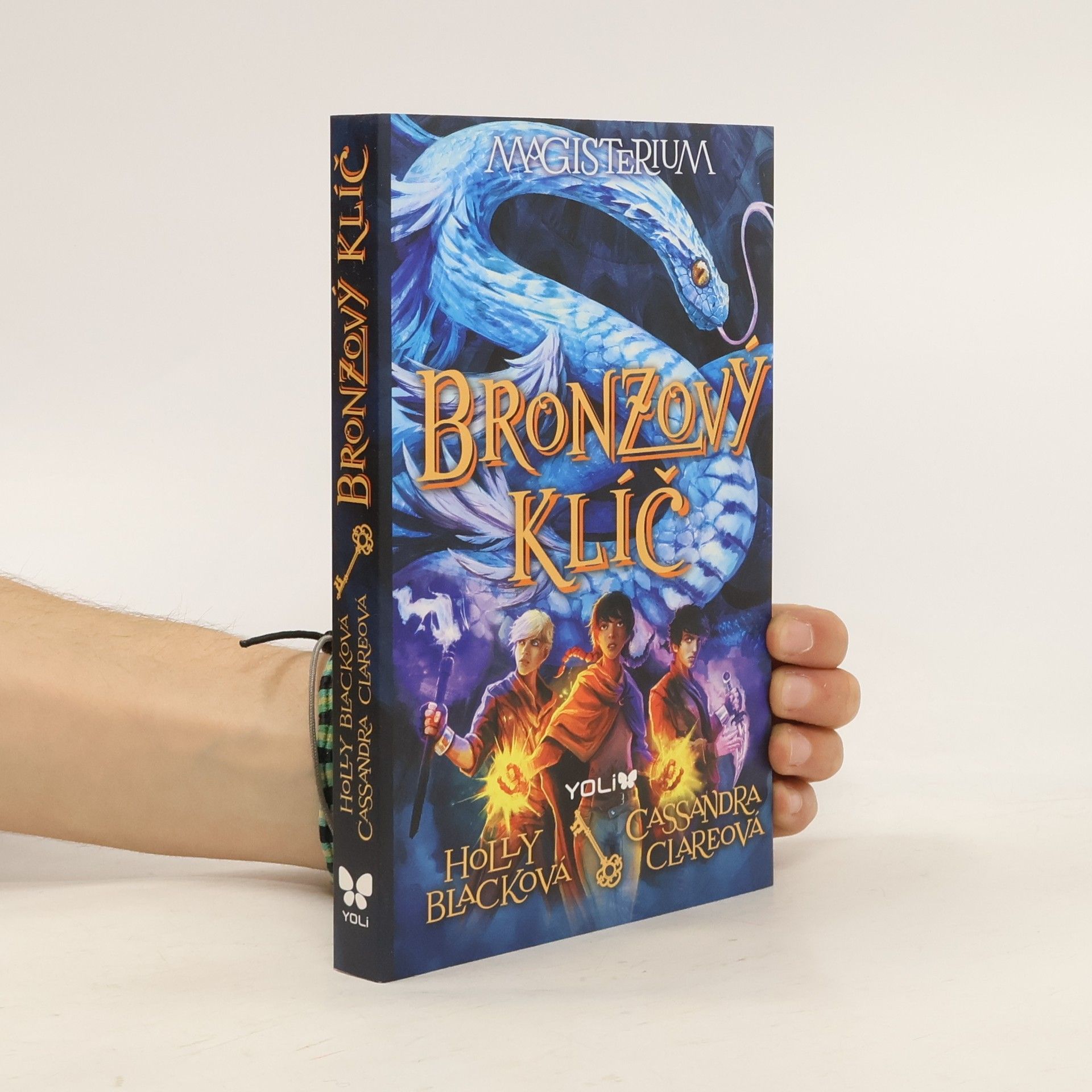 Holly Black Magisterium 3. Bronzový klíč