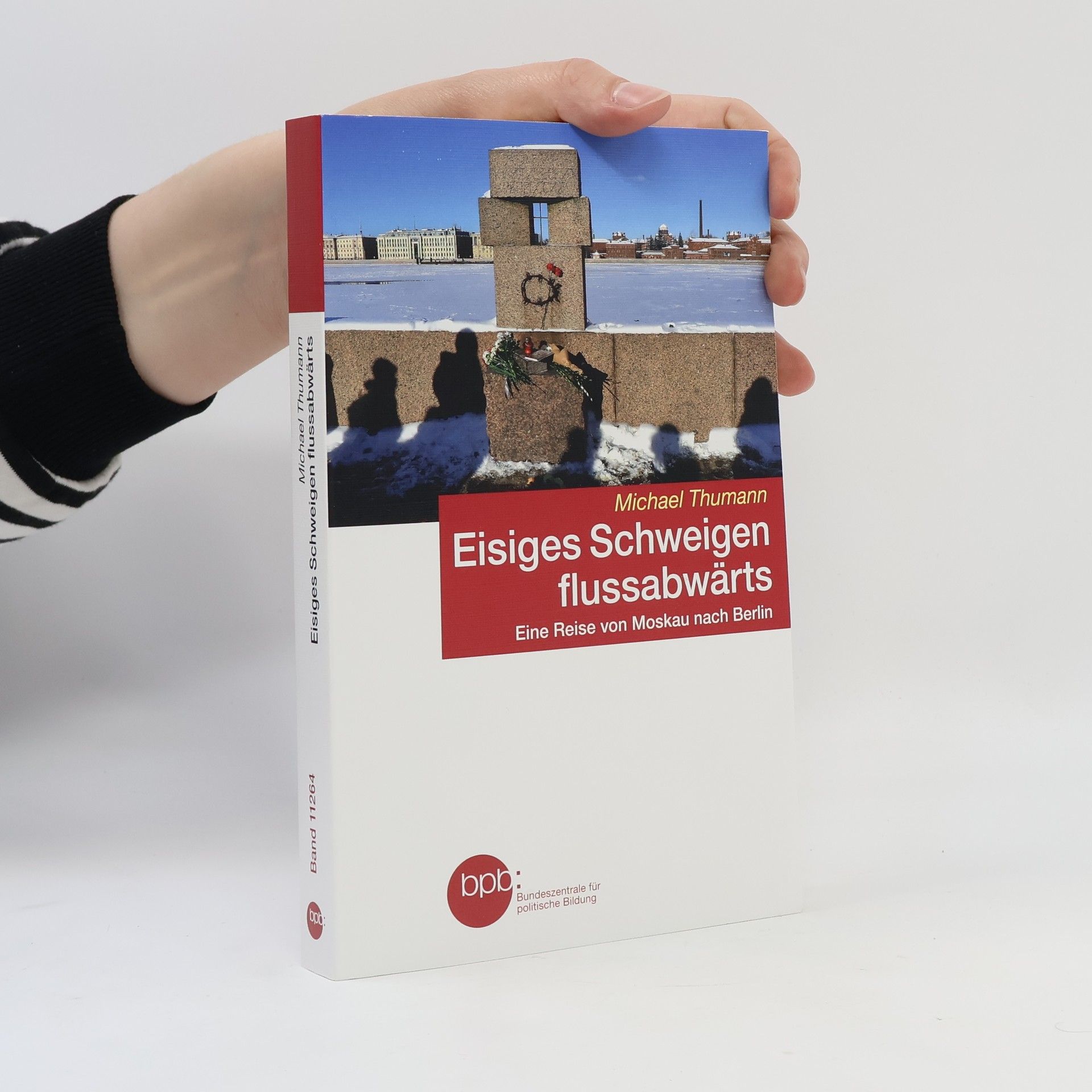 Eisiges Schweigen flussabwärts