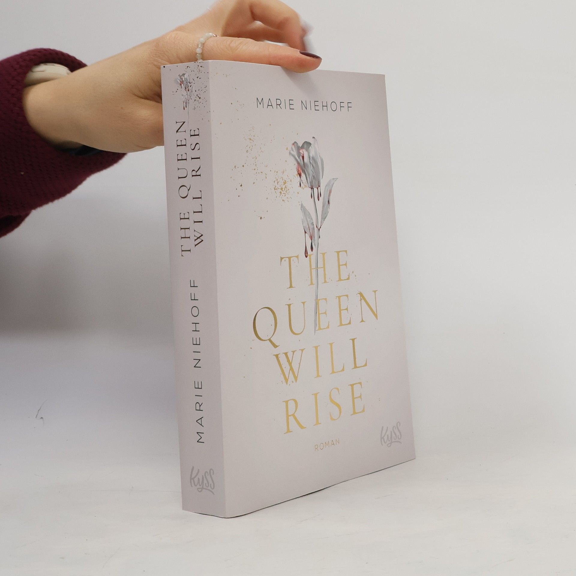 Marie Niehoff The Queen Will Rise