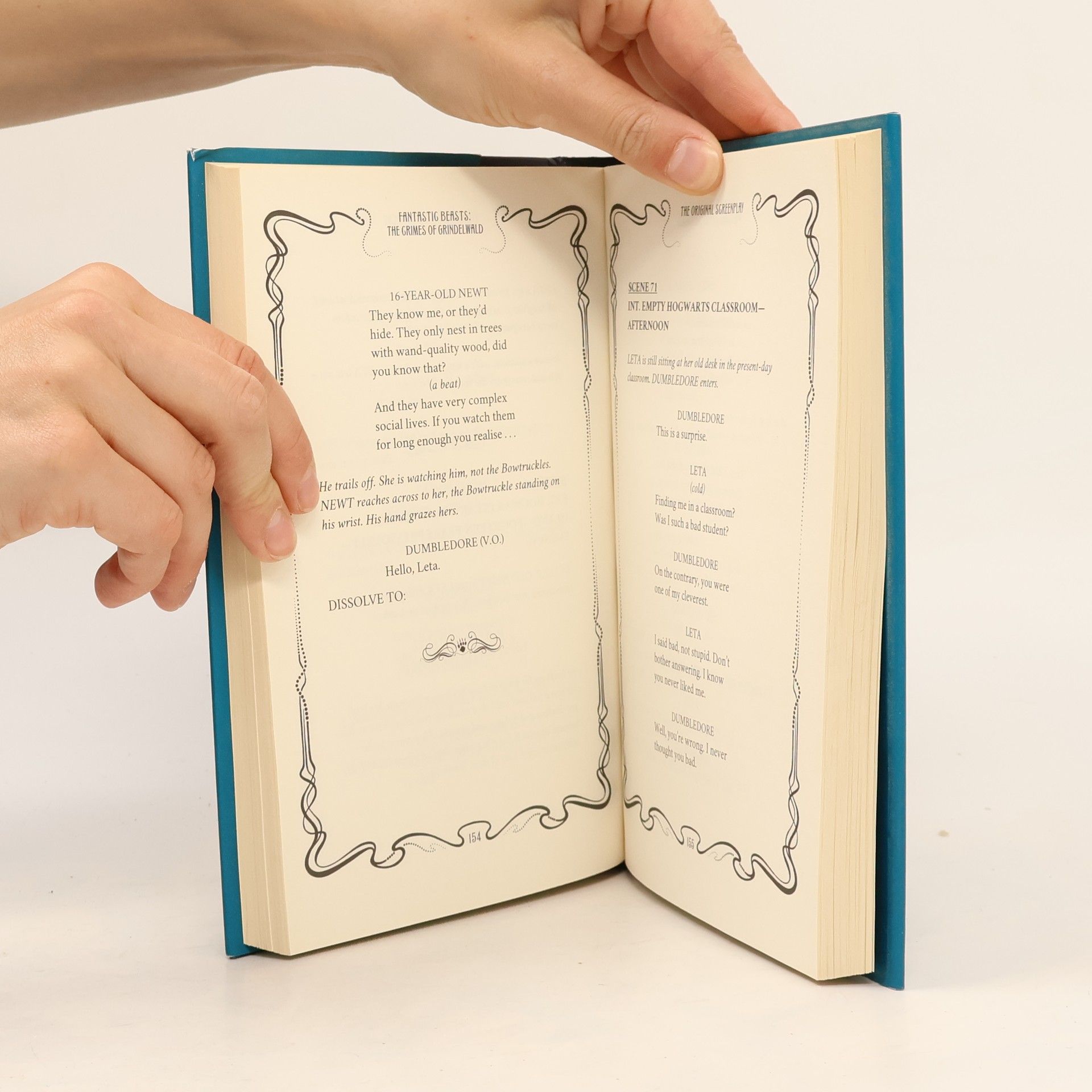 J. K. Rowling Fantastic Beasts. The Crimes of Grindelwald. The Original Screenplay