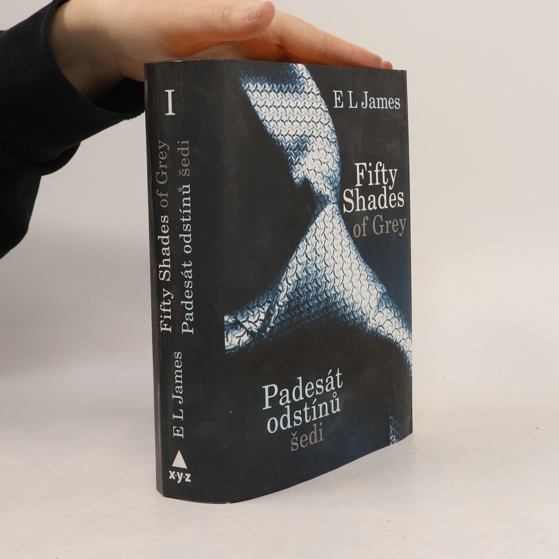 E. L. James Padesát odstínů šedi
