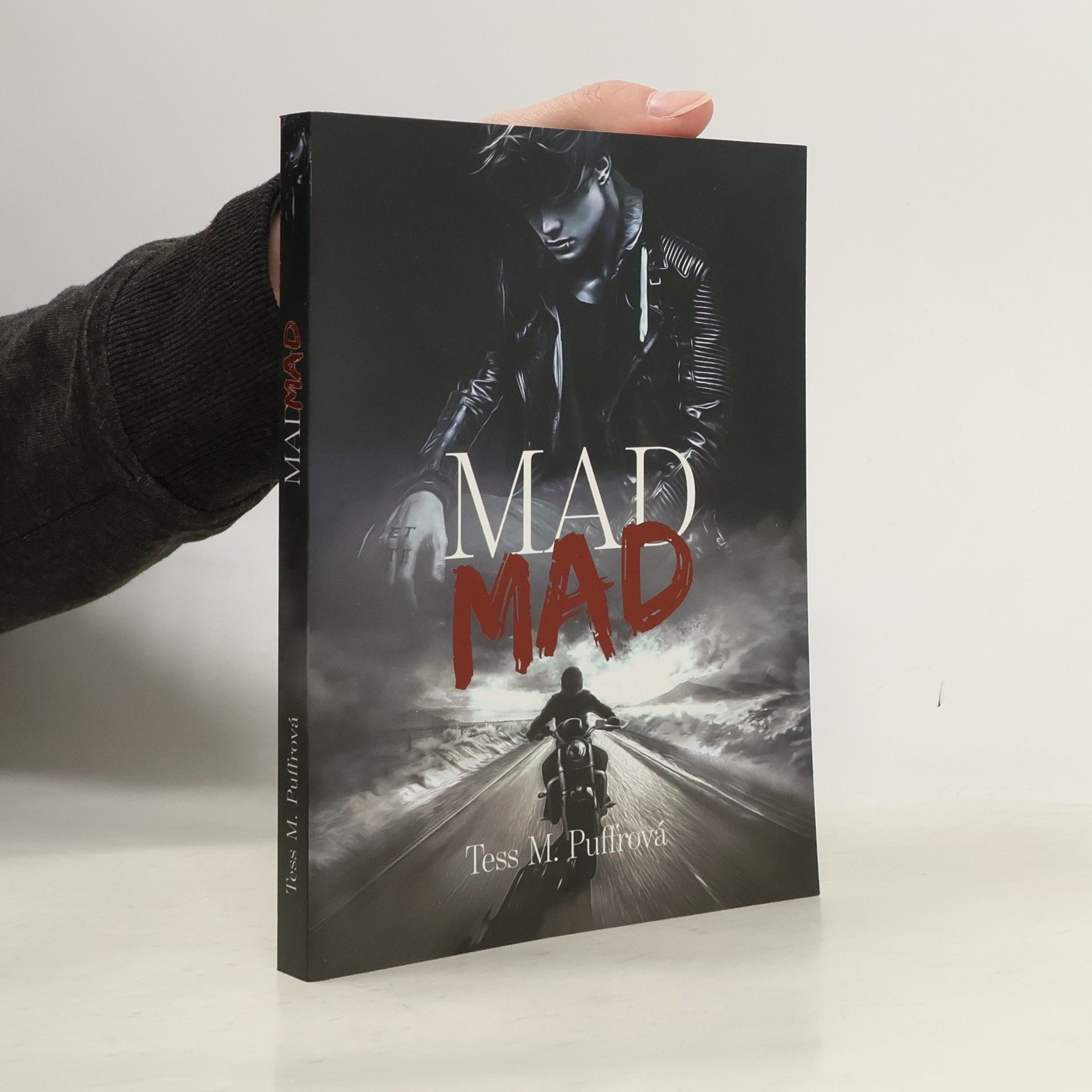 Tess M. Puffrová Mad Mad