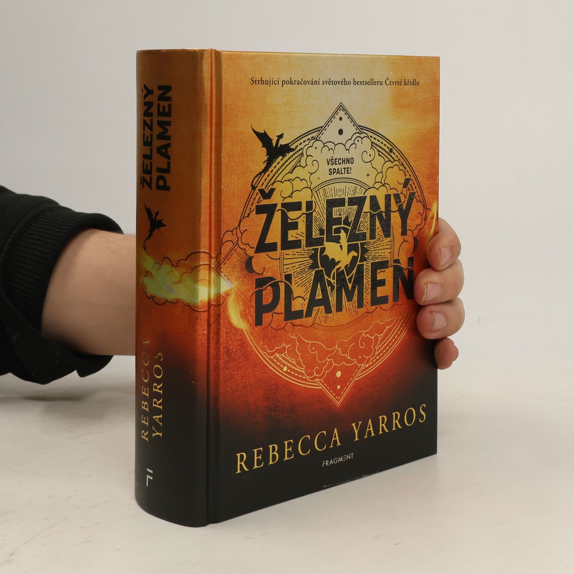 Rebecca Yarros Železný plamen