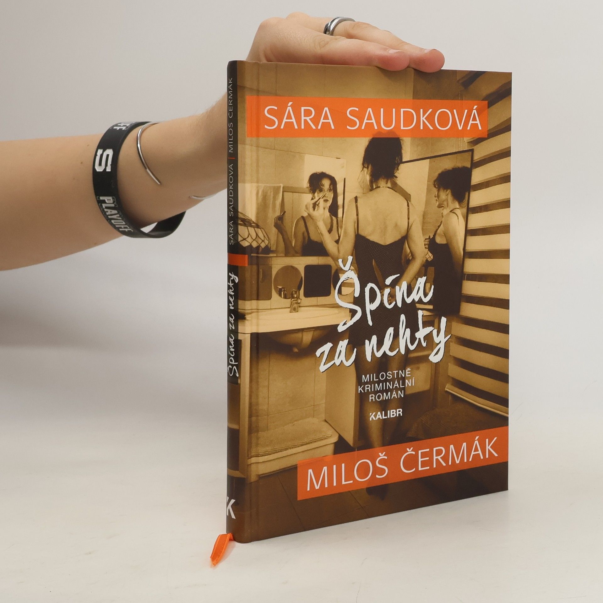 Sára Saudková Špína za nehty