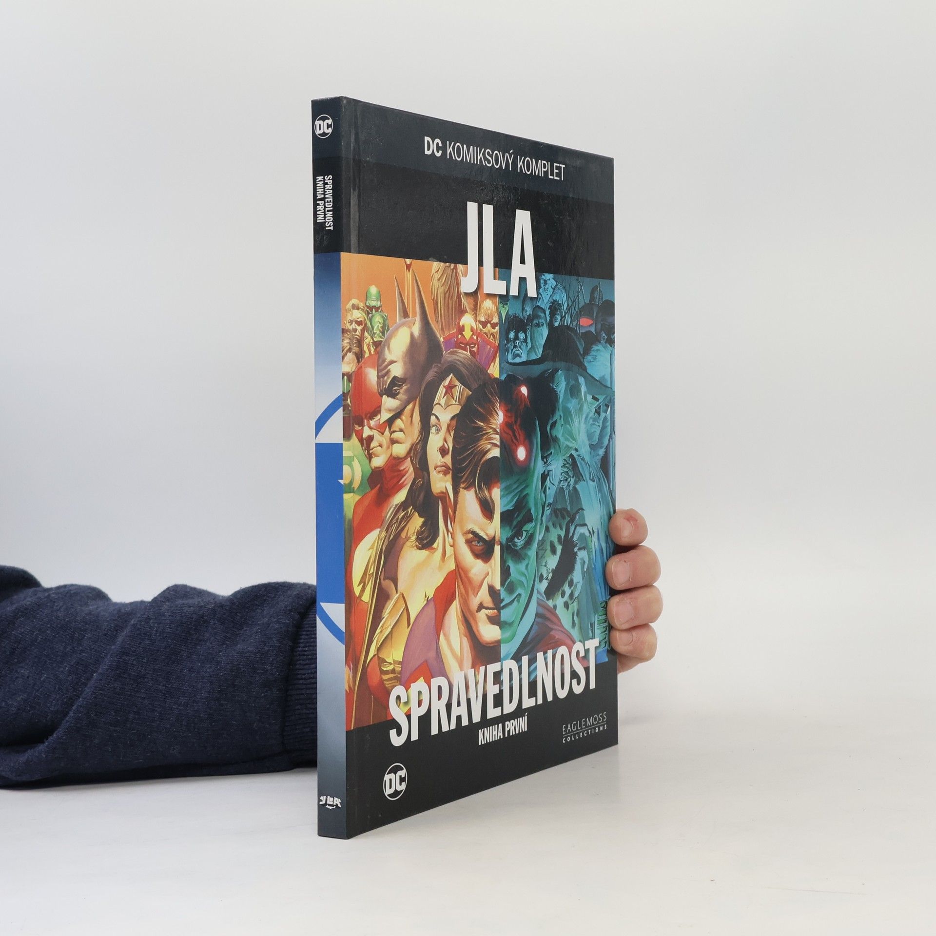 DC 33. JLA Spravedlnost: Kniha první