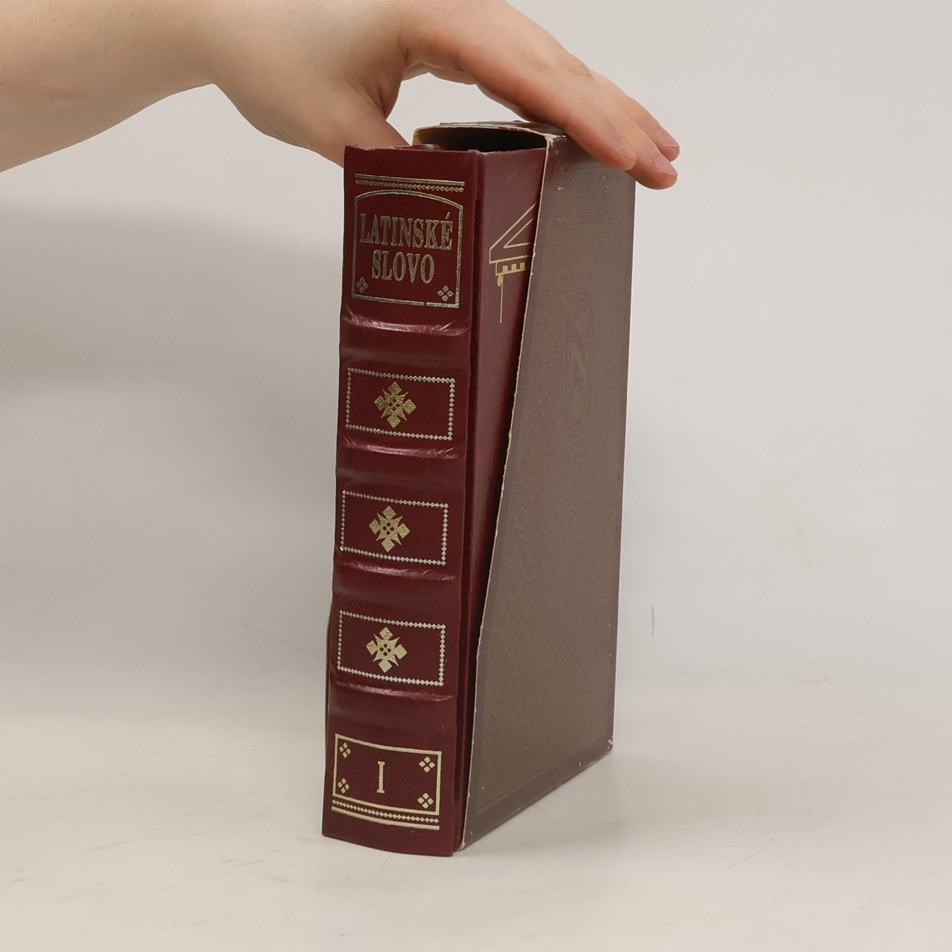 Tomáš Oravec Latinské slovo I.