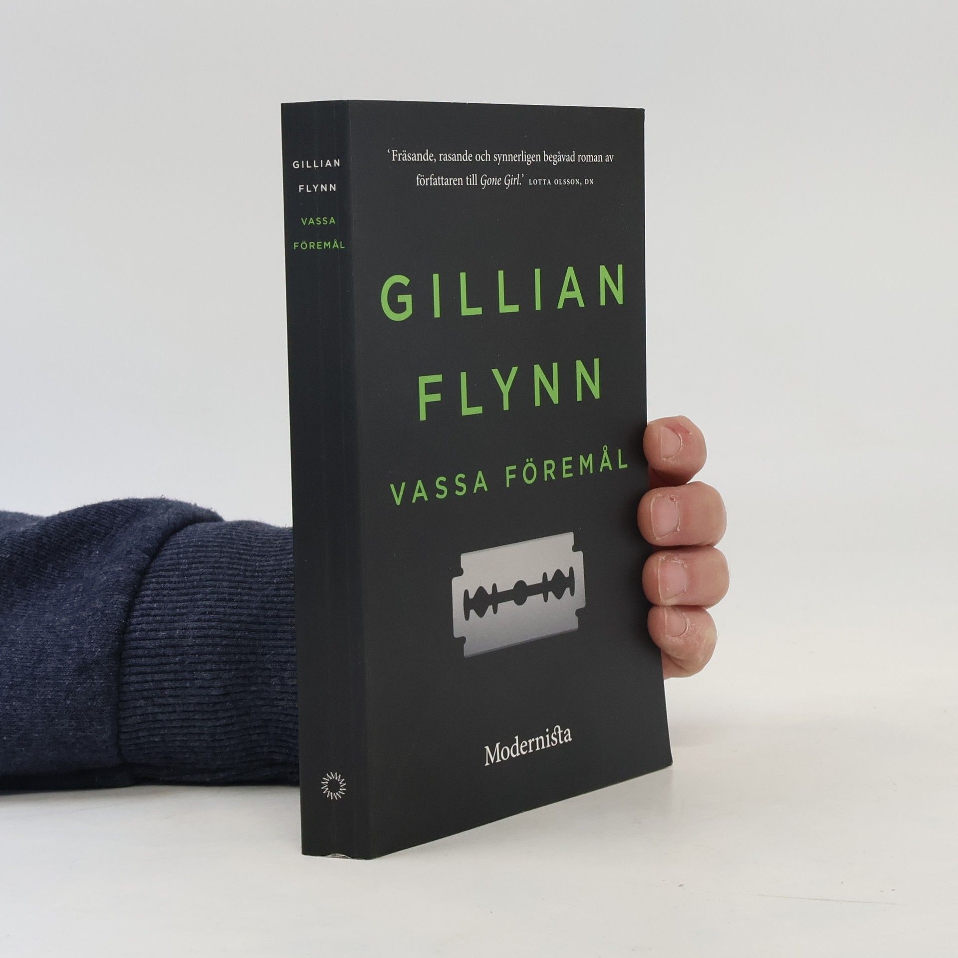 Gillian Flynn Vassa föremål
