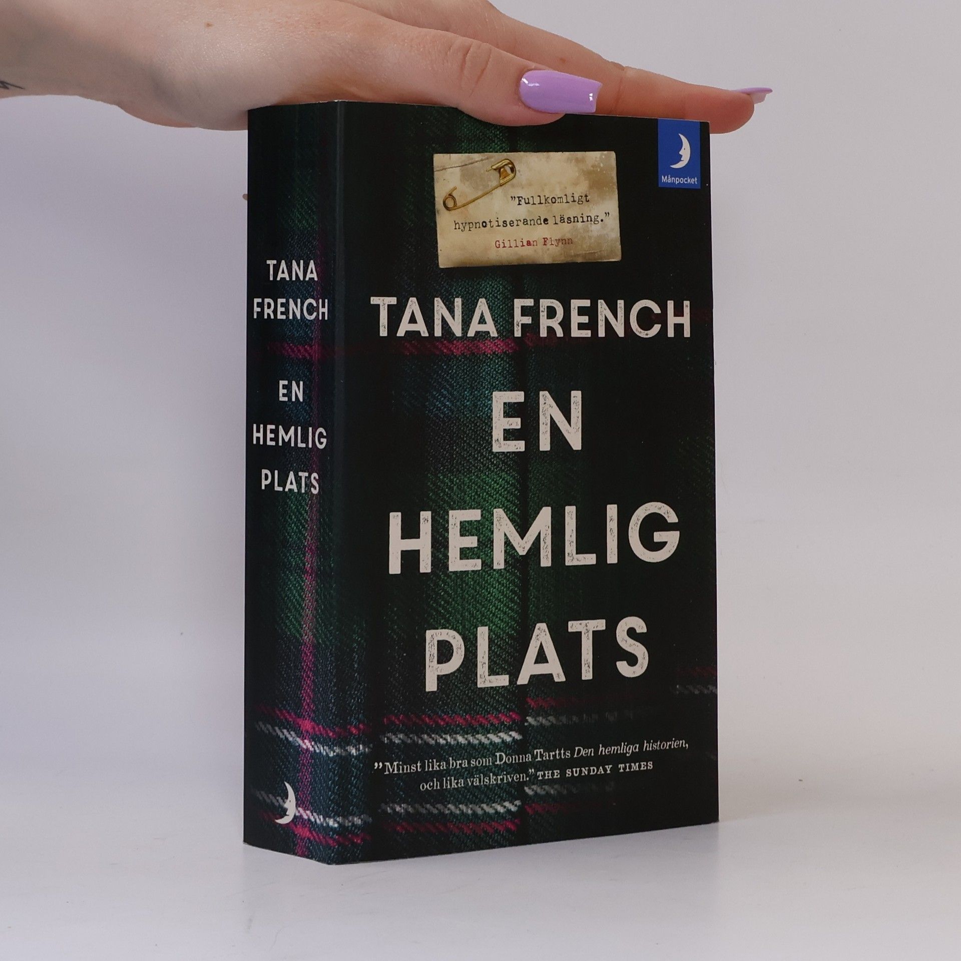 Tana French En hemlig plats