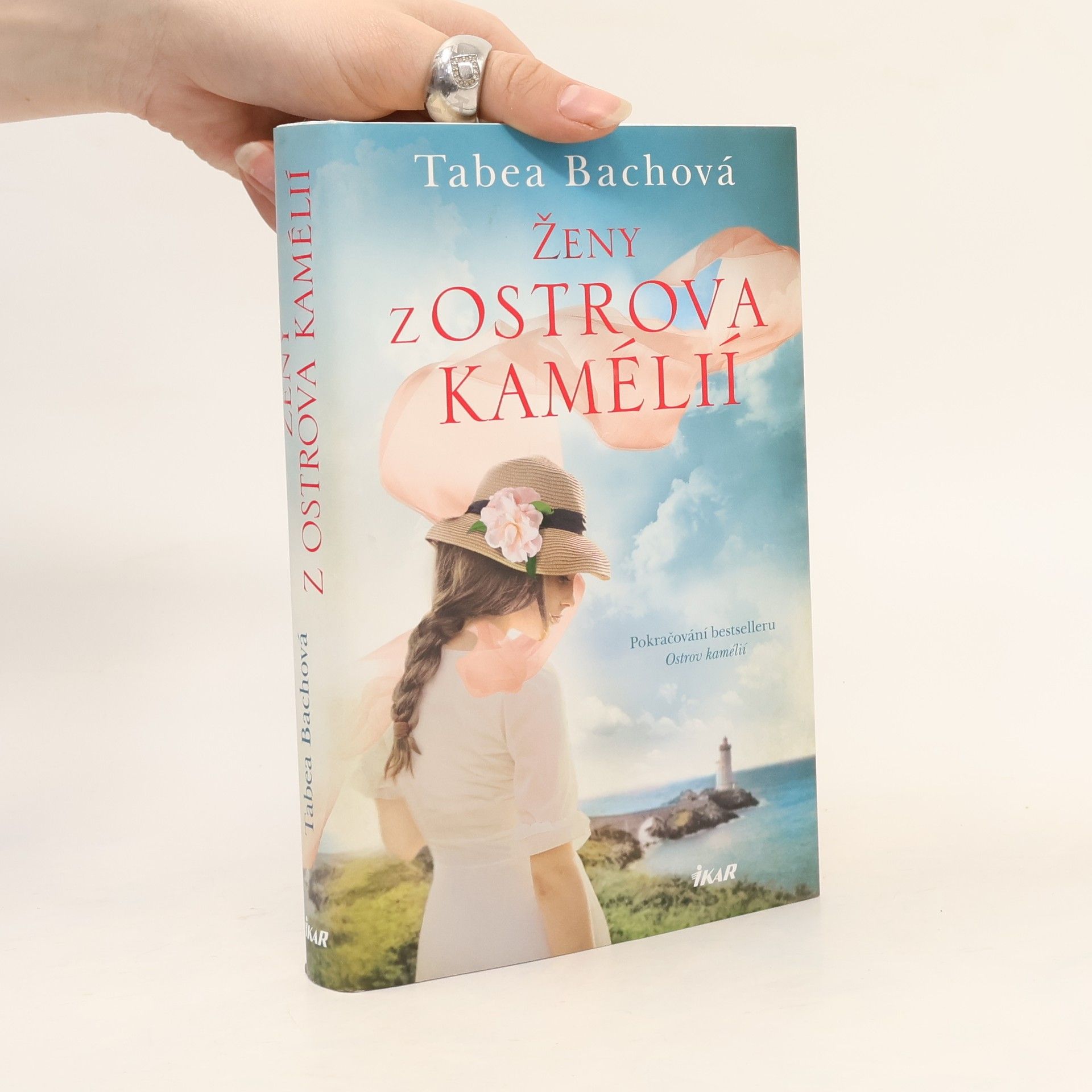 Tabea Bach Ženy z ostrova kamélií