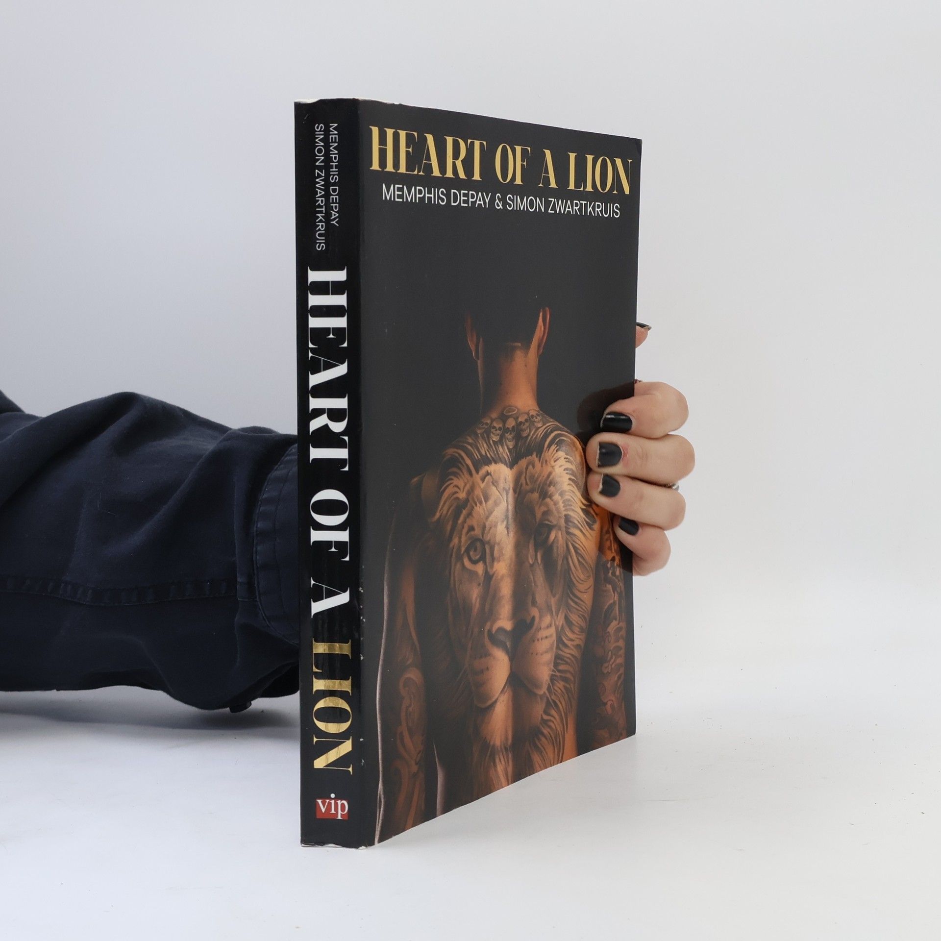 Simon Zwartkruis Heart of a Lion