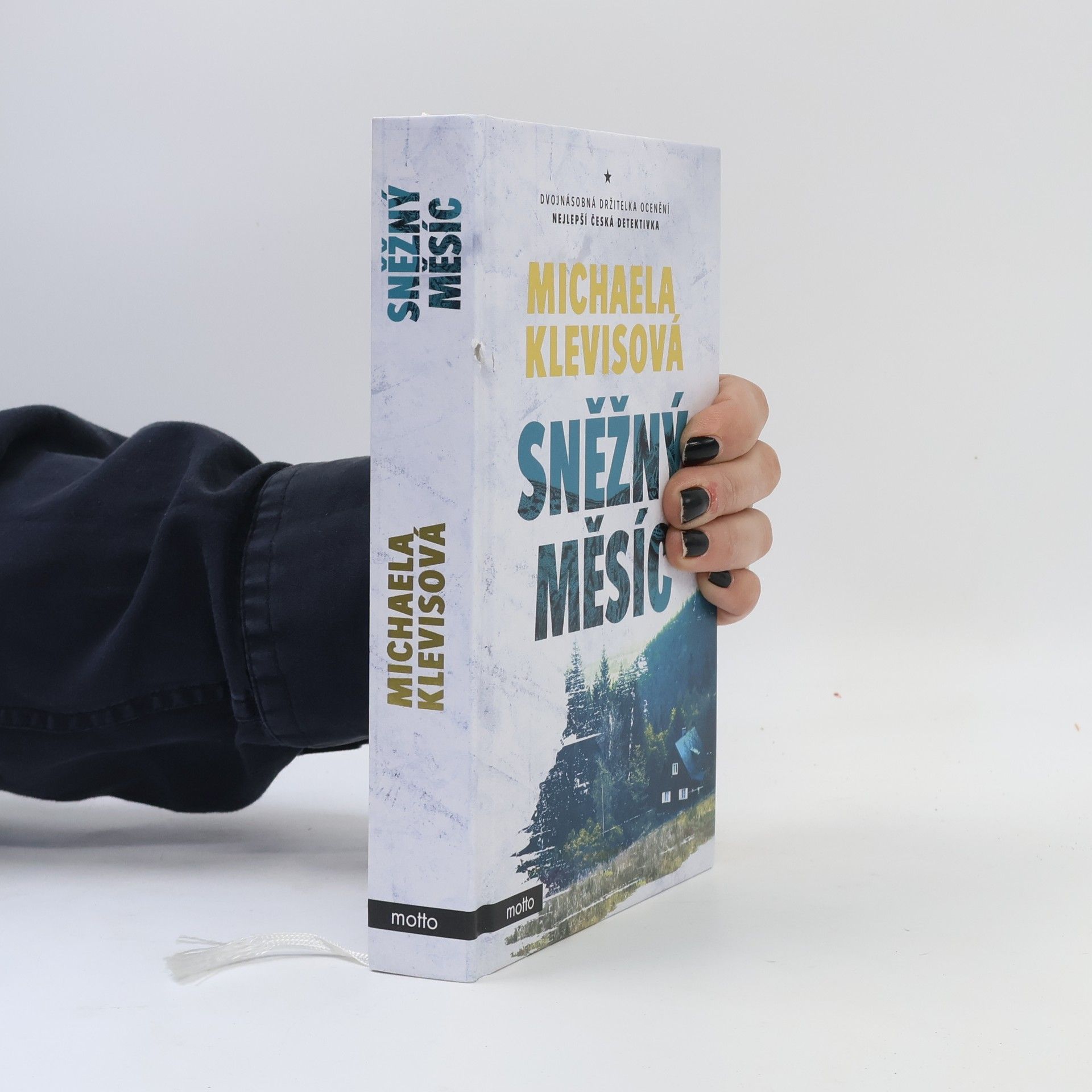 Michaela Klevisová Sněžný měsíc