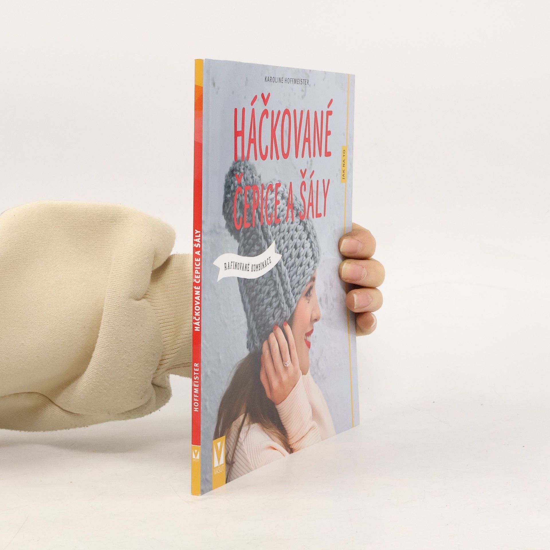 Karoline Hoffmeister Háčkované čepice a šály: rafinované kombinace