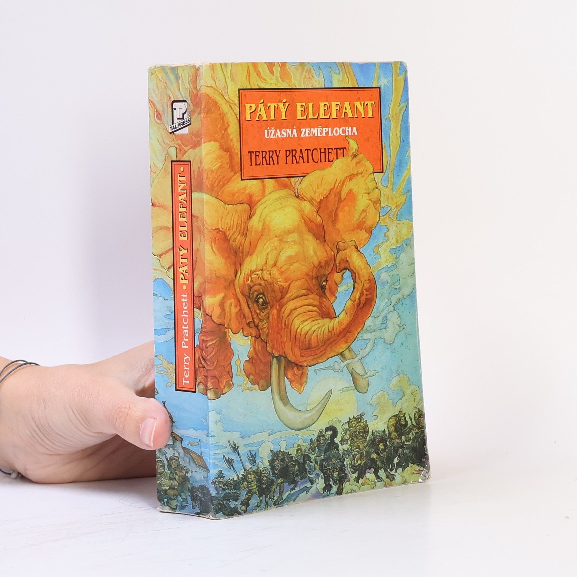 Terry Pratchett Pátý elefant