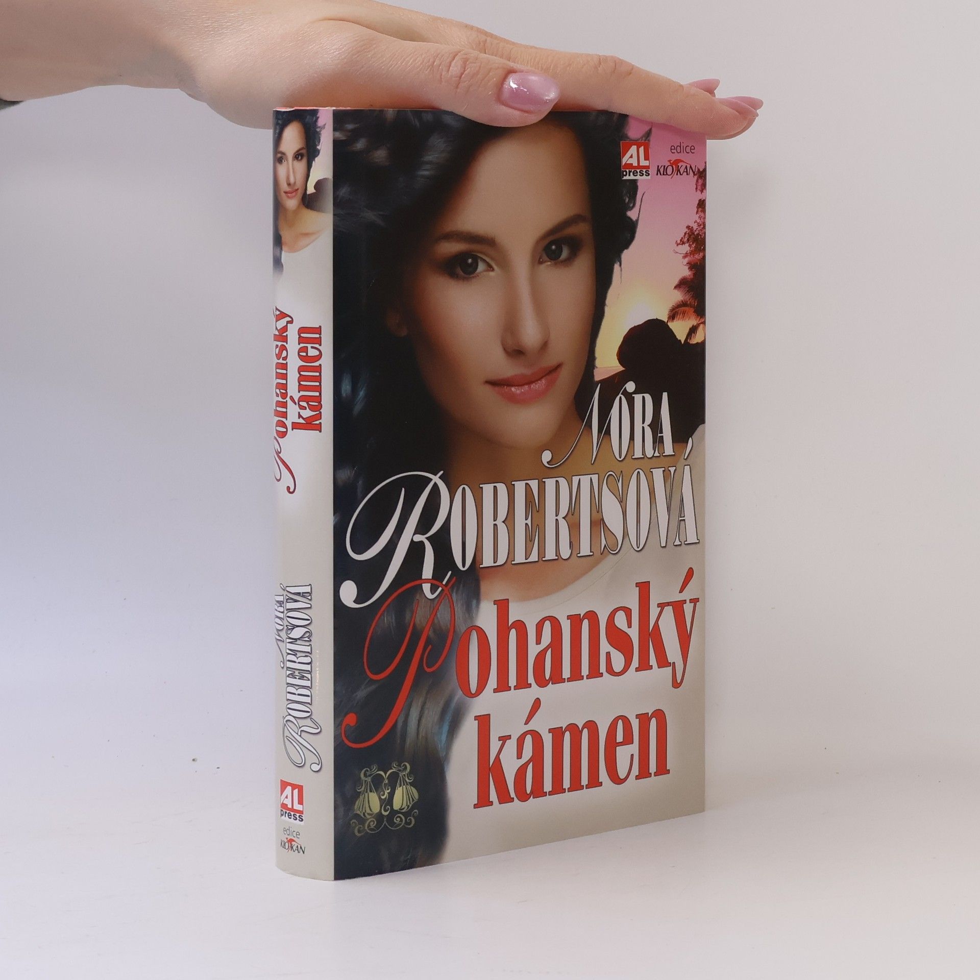 Nora Roberts Pohanský kámen
