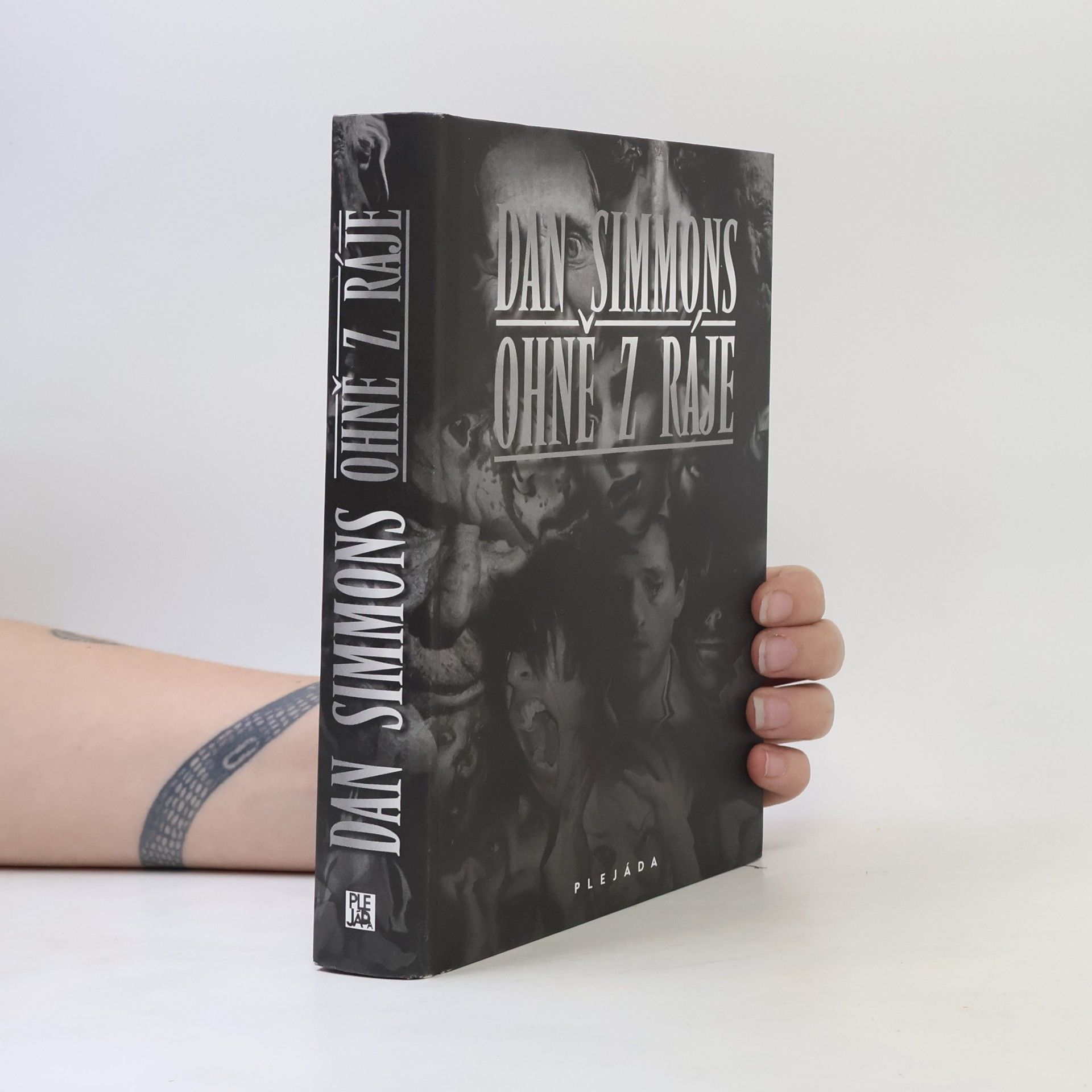 Dan Simmons Ohně z ráje