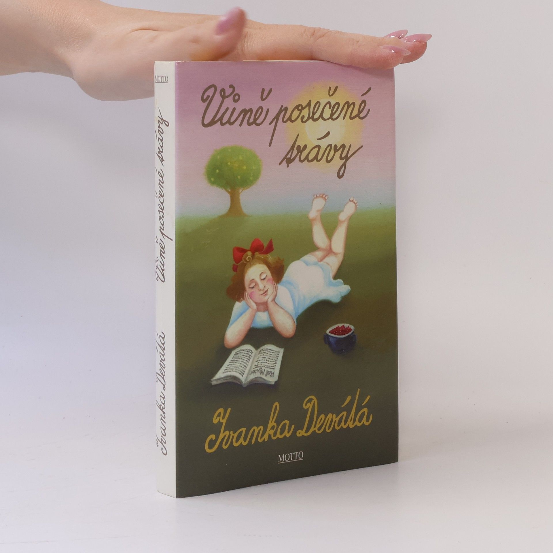 Ivanka Devátá Vůně posečené trávy