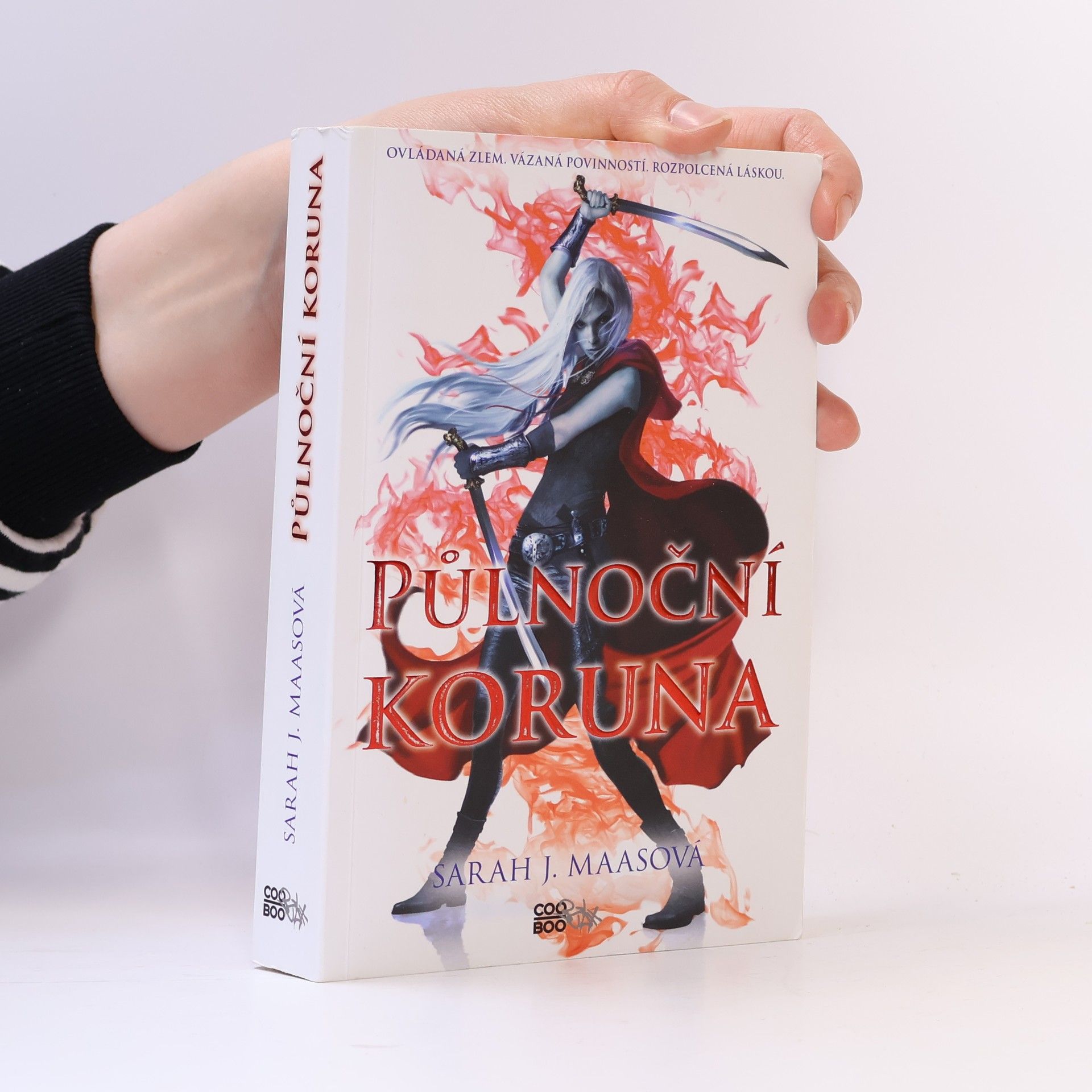 Sarah J. Maas Půlnoční koruna