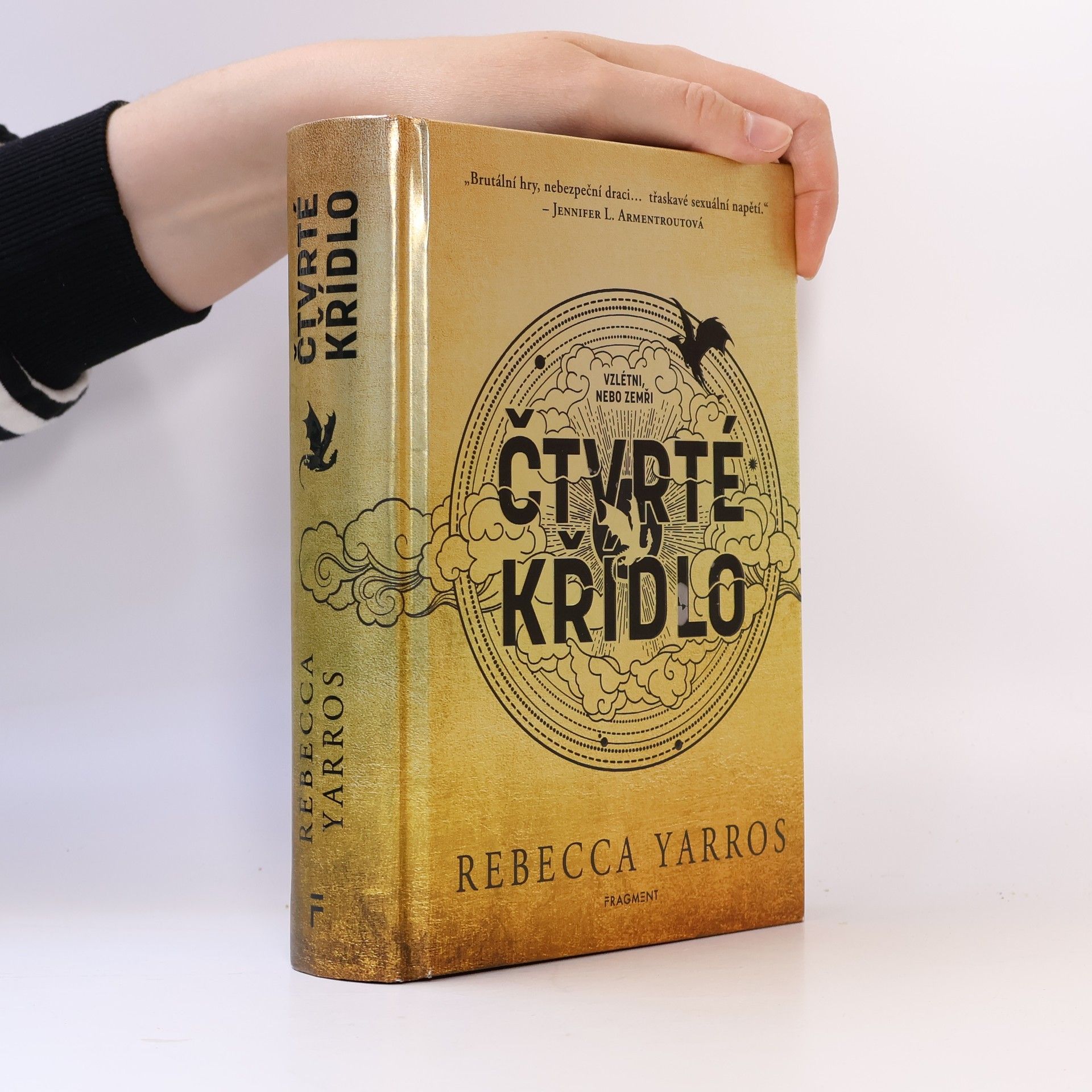 Rebecca Yarros Čtvrté křídlo