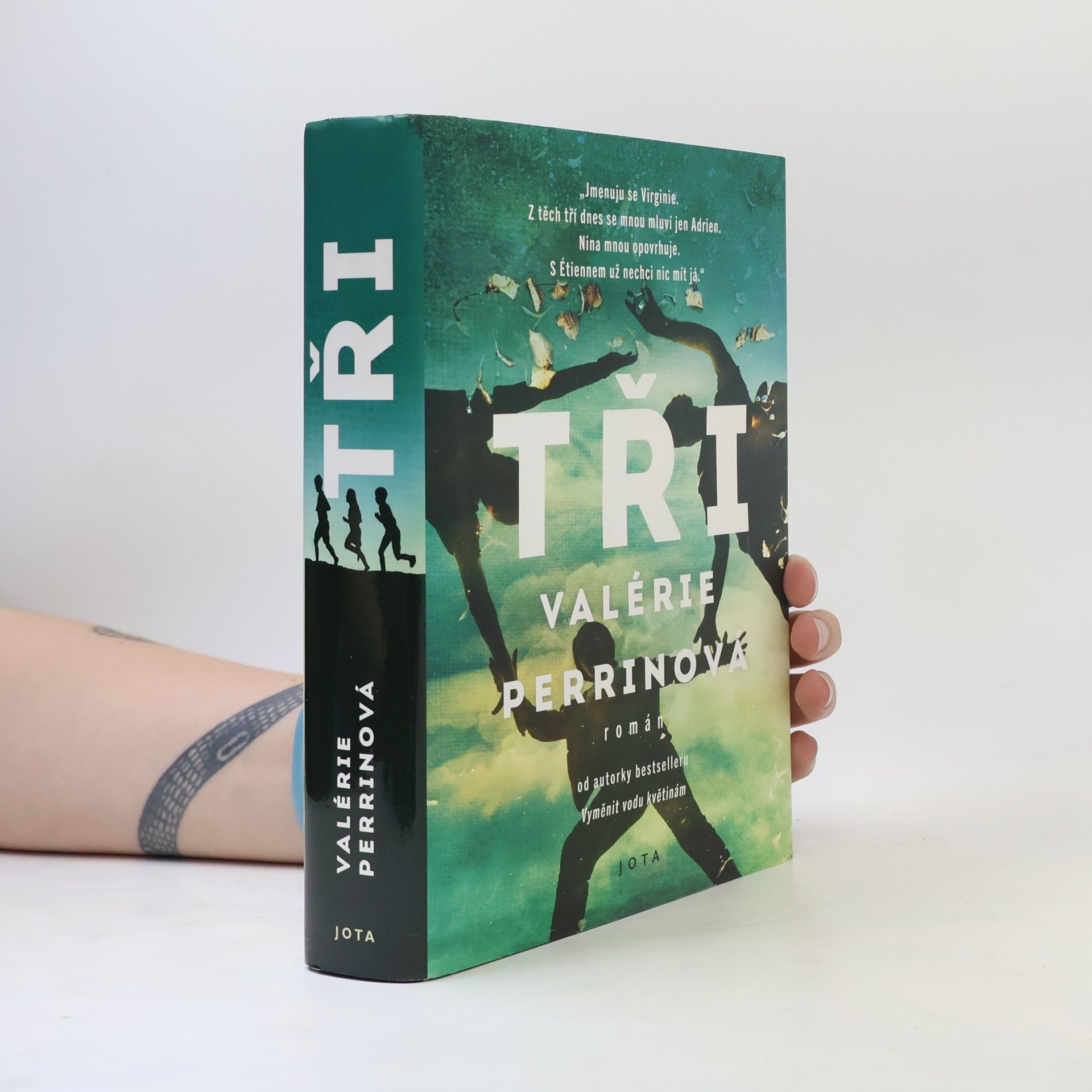 Valérie Perrin Tři