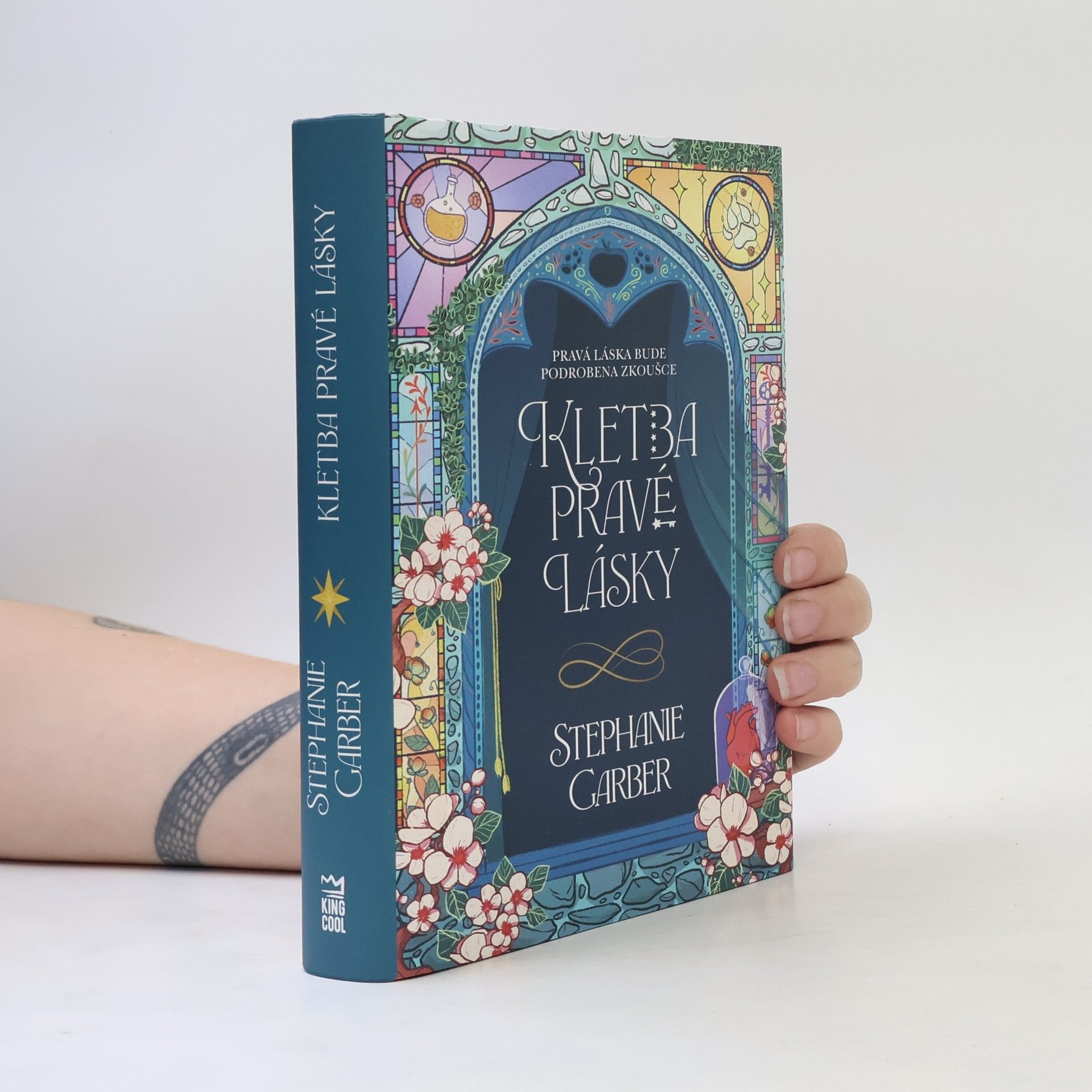 Stephanie Garber Kletba pravé lásky