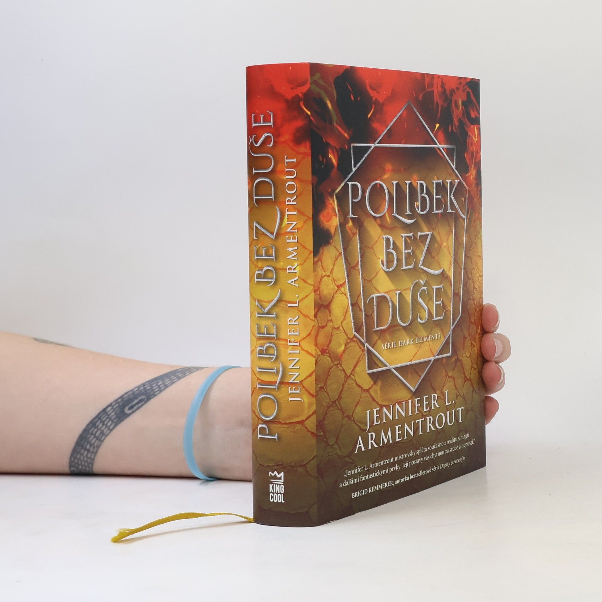 Jennifer L. Armentrout Polibek bez duše