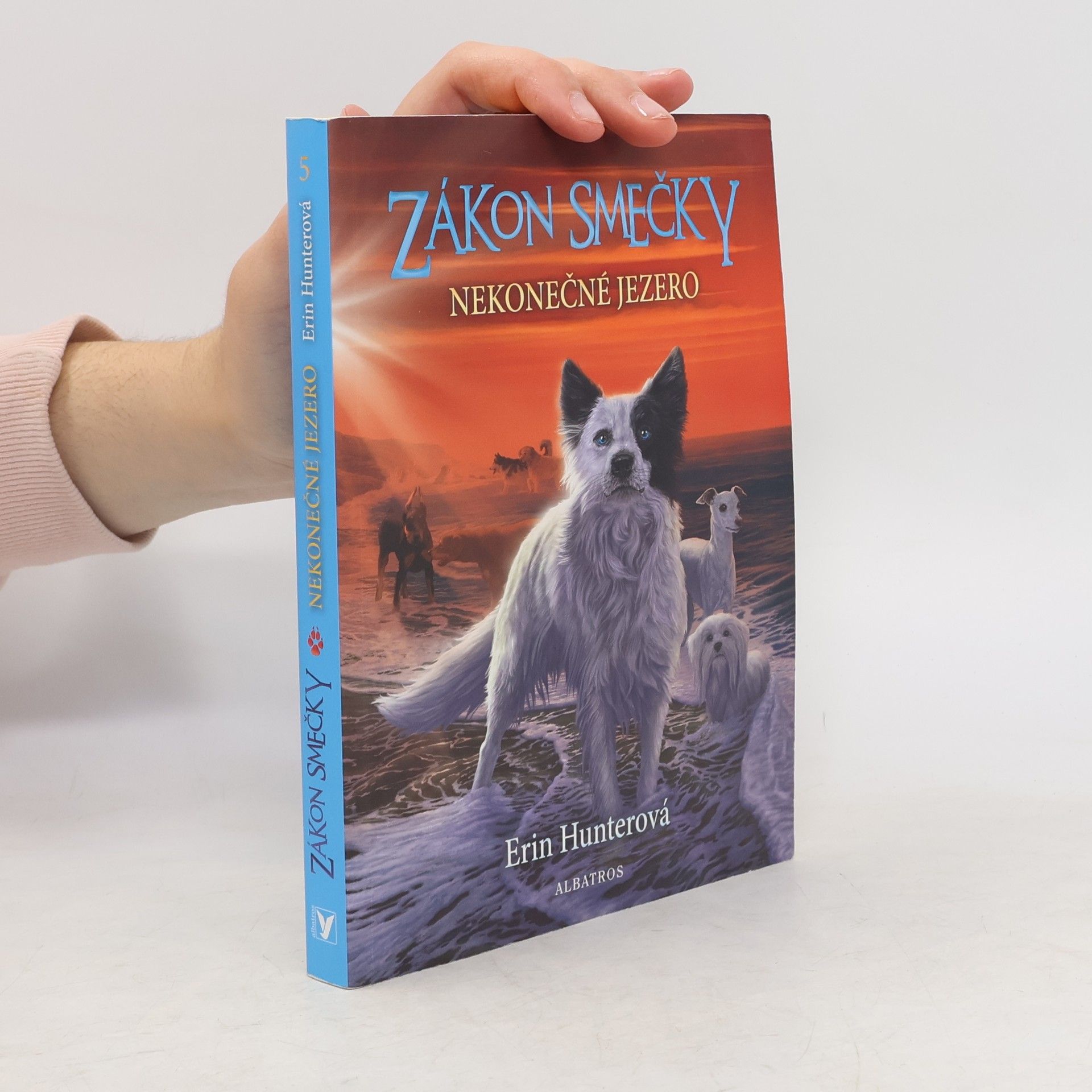 Erin Hunter Nekonečné jezero. Zákon smečky