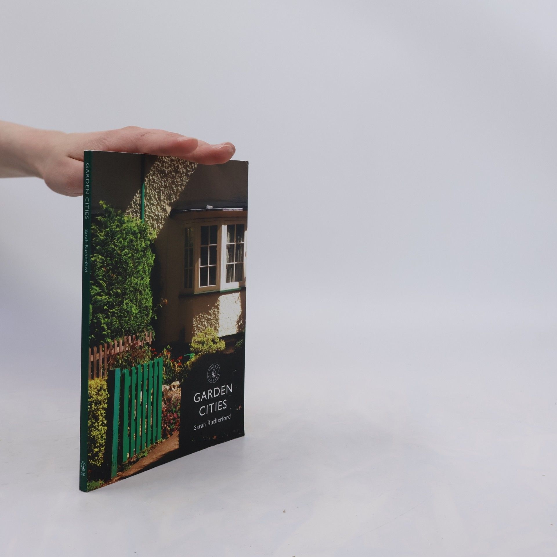 Sarah Rutherford Shire Library - 782: Garden Cities