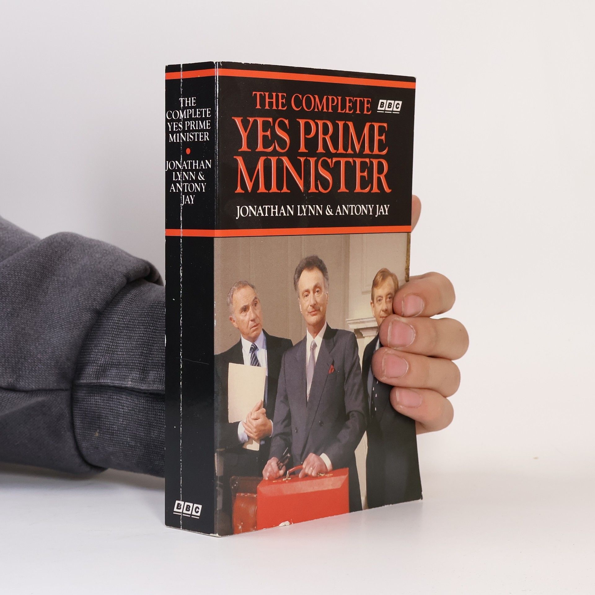 Jonathan Lynn The complete Yes prime minister: the diaries of the Right Hon