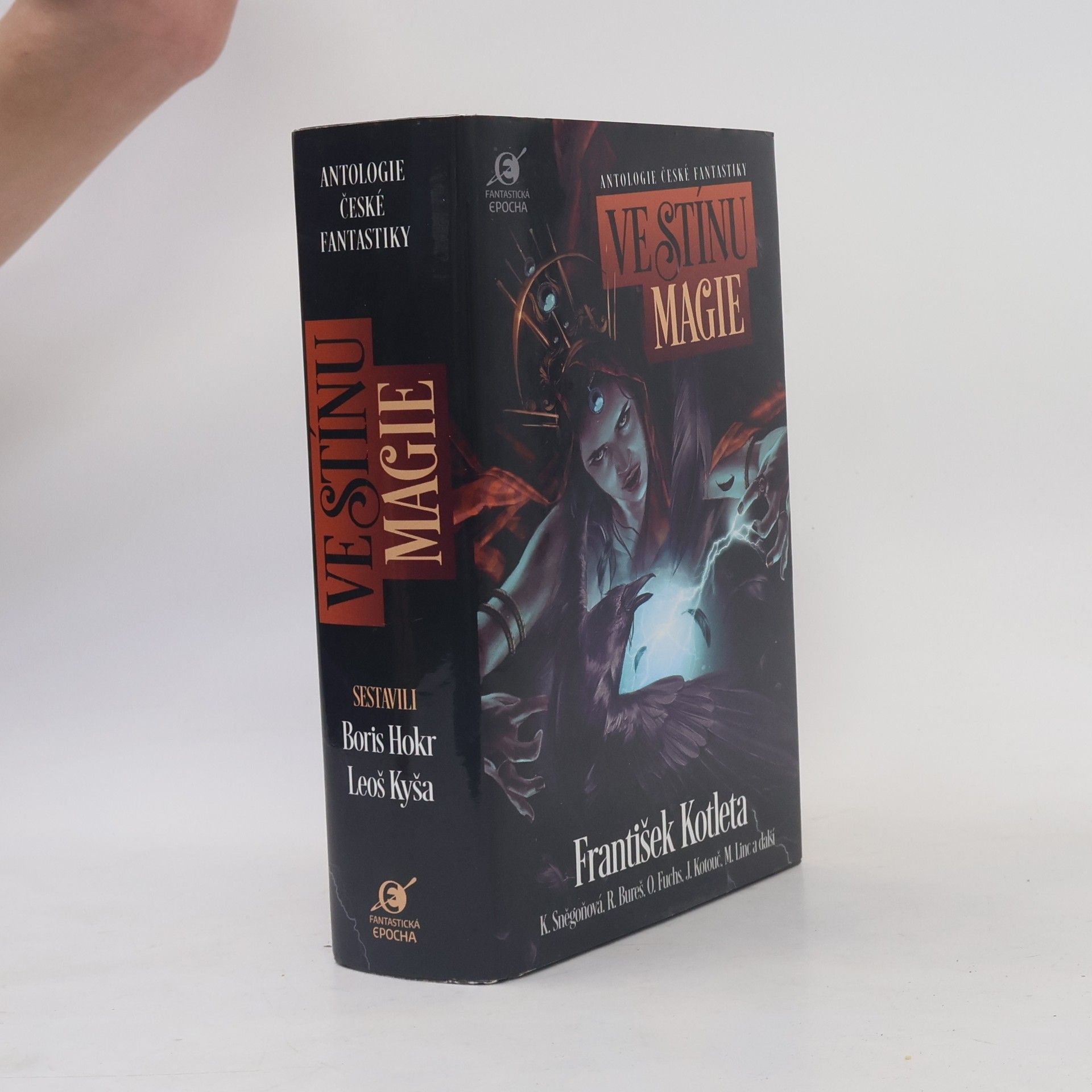 Michal Tesáček Ve stínu magie: Antologie české fantastiky