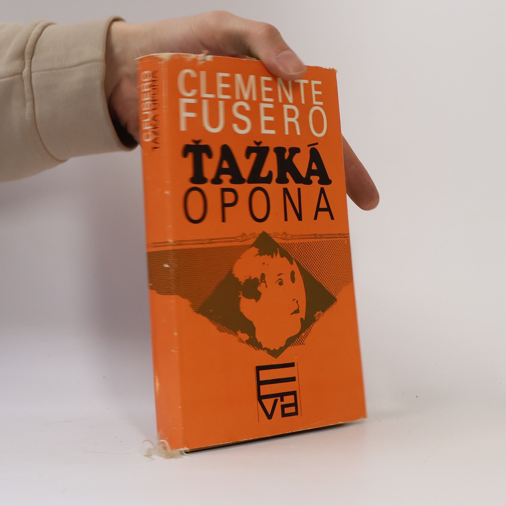 Fusero Clemente Ťažká opona