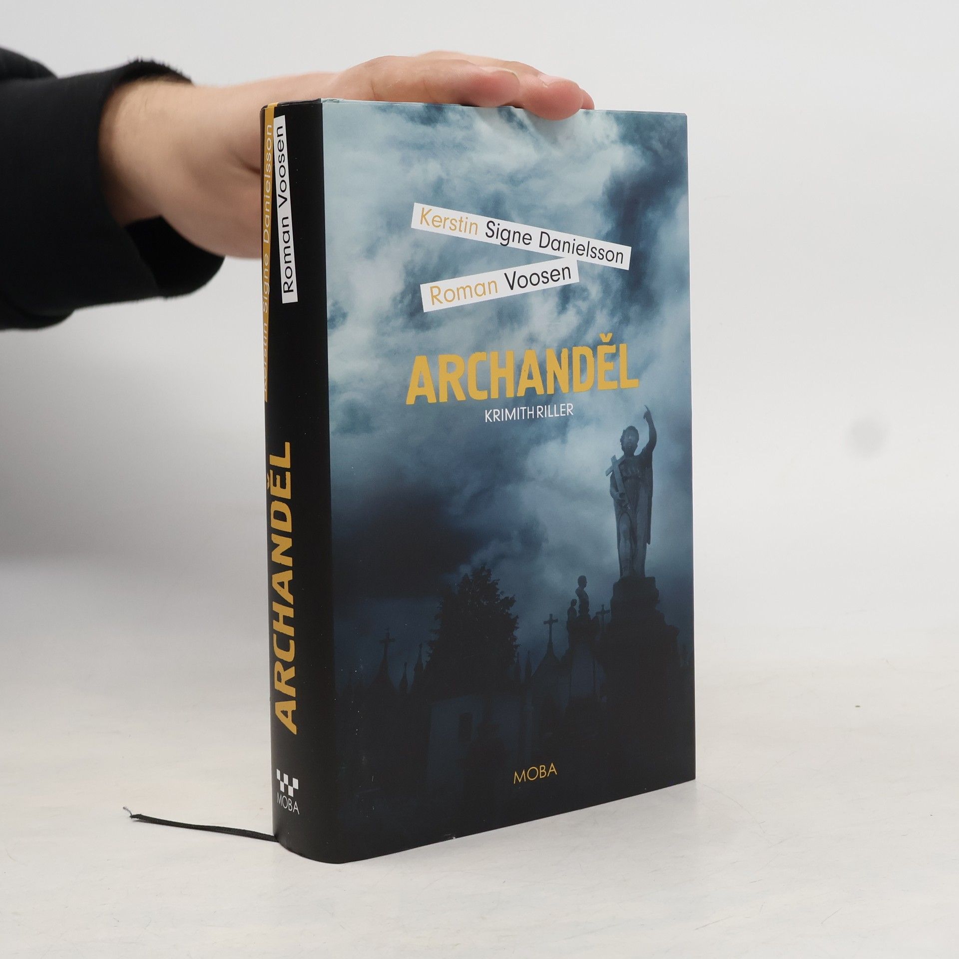 Roman Voosen Archanděl