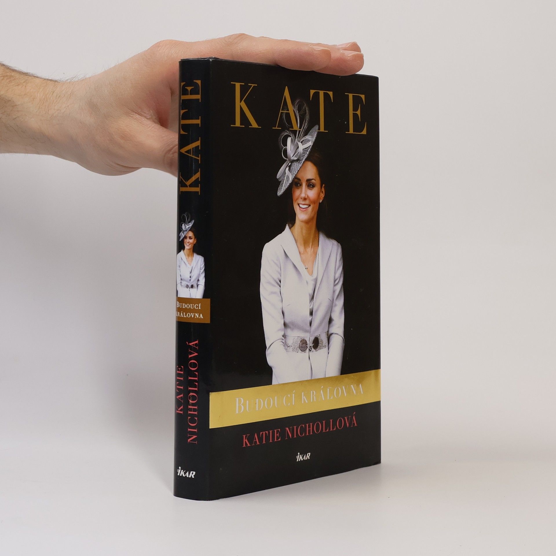 Katie Nicholl Kate: budoucí královna