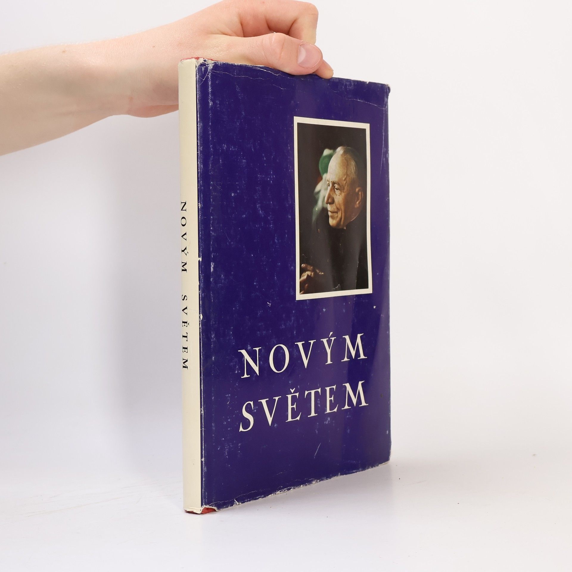 Autores varios Novým světem