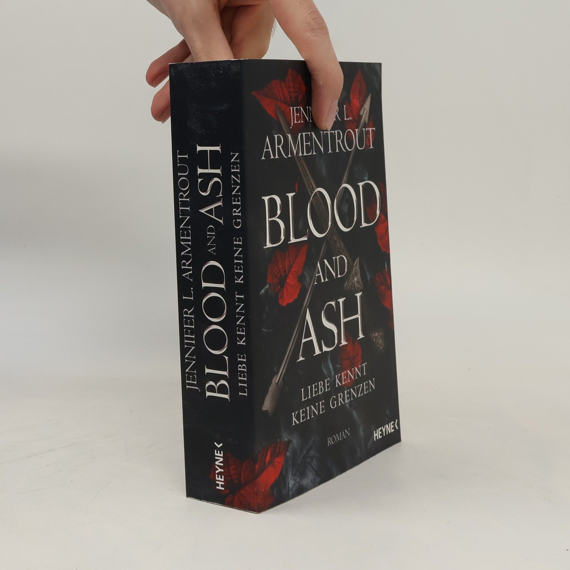 Jennifer L. Armentrout Blood and Ash