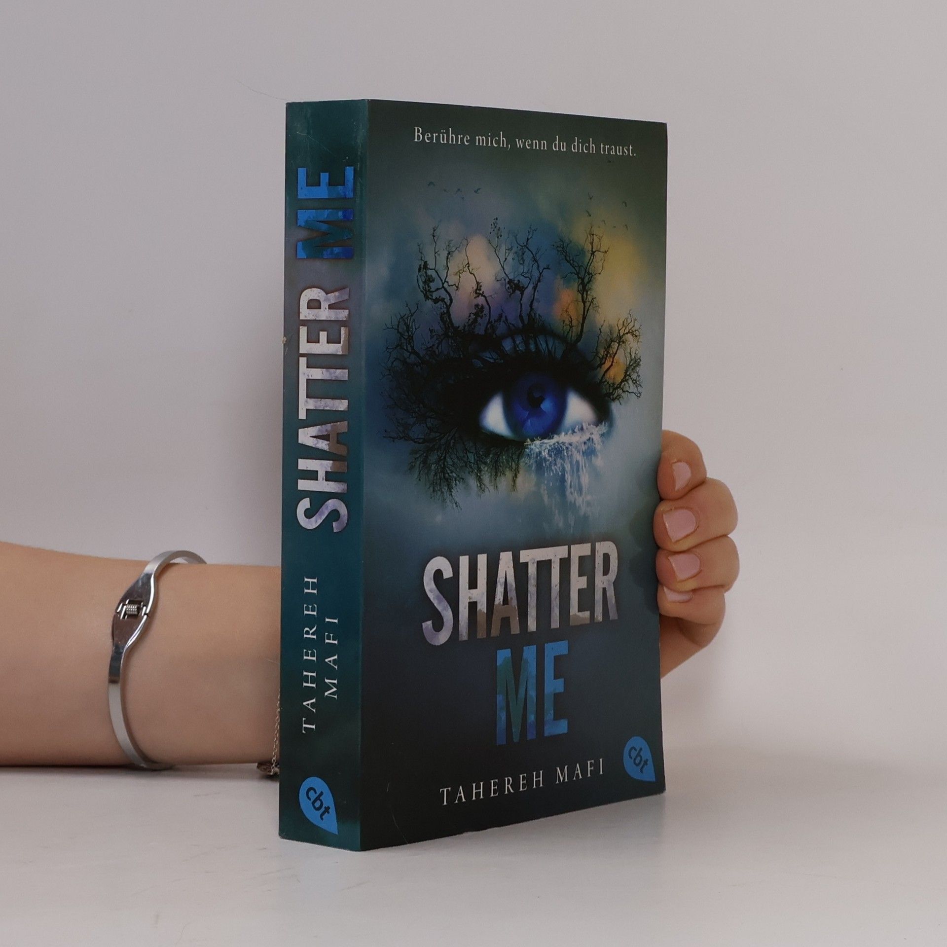Tahereh Mafi Shatter Me