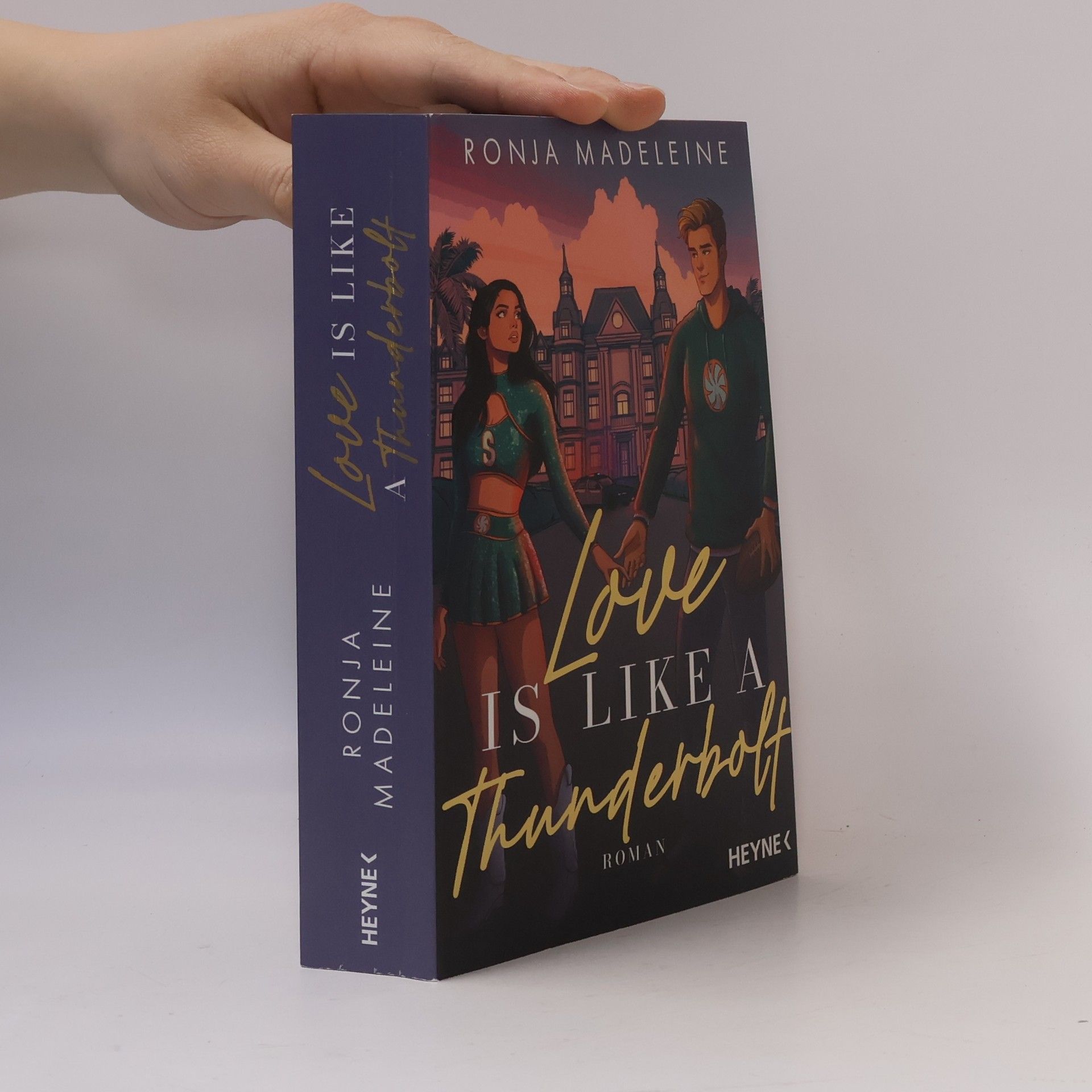 Ronja Madeleine Love is like a Thunderbolt